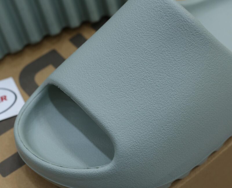 Dép Adidas Yeezy Slides 'Salt' 2024 Like Auth