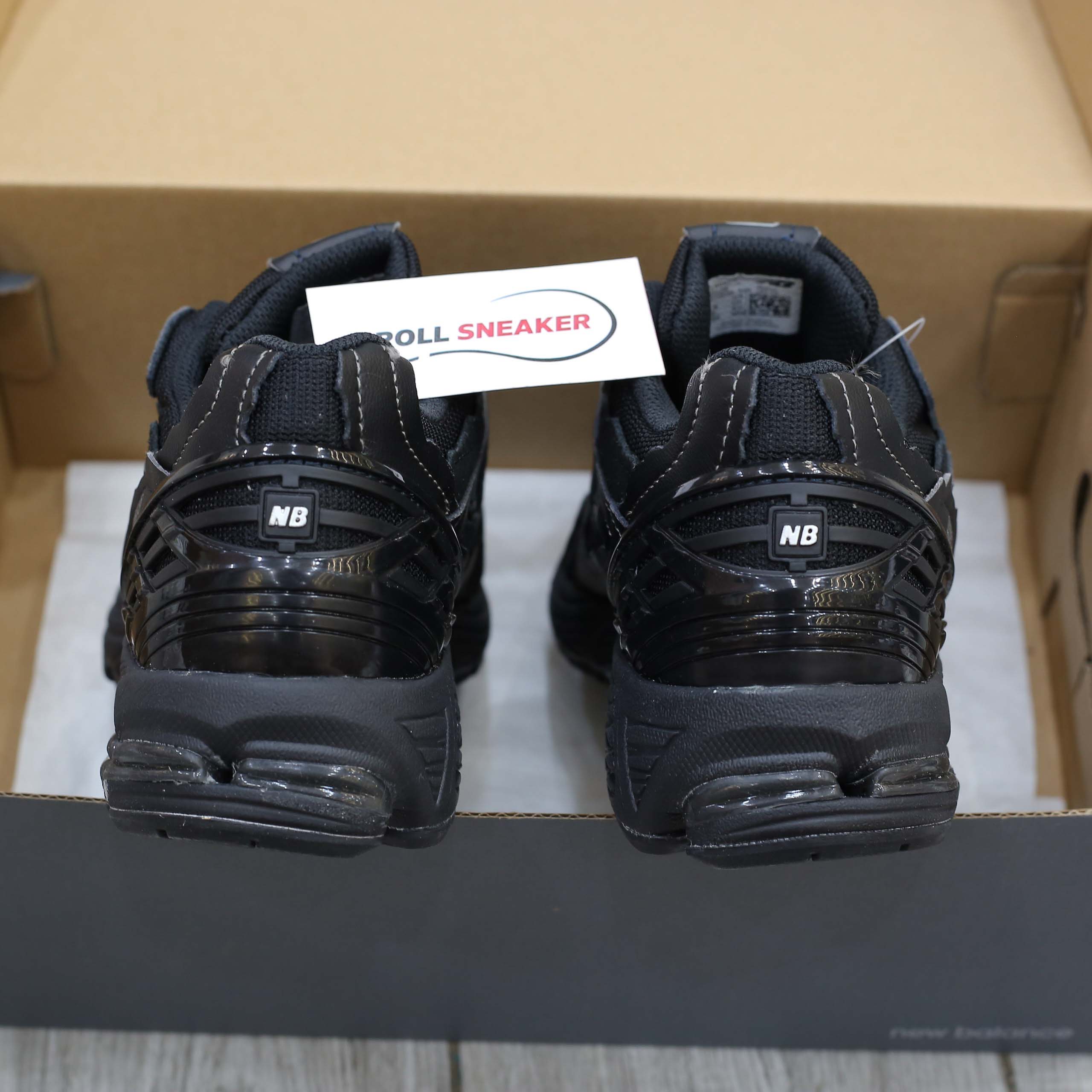 Dép Louis Vuitton Nam Màu Đen Họa Tiết Hoa Vàng Best Quality