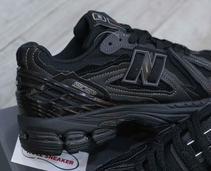 Dép Louis Vuitton Nam Màu Đen Họa Tiết Hoa Vàng Best Quality