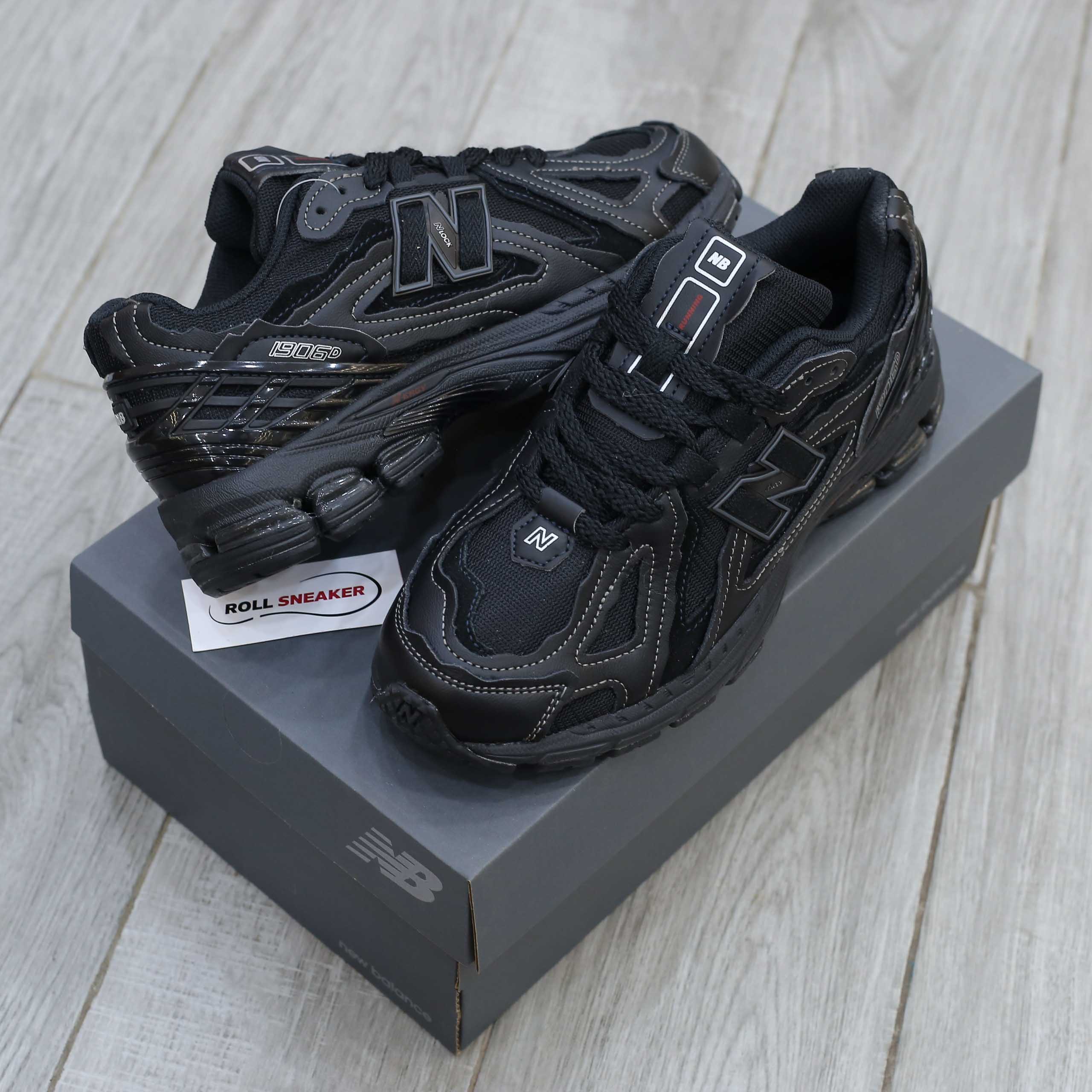 Dép Louis Vuitton Nam Màu Đen Họa Tiết Hoa Vàng Best Quality