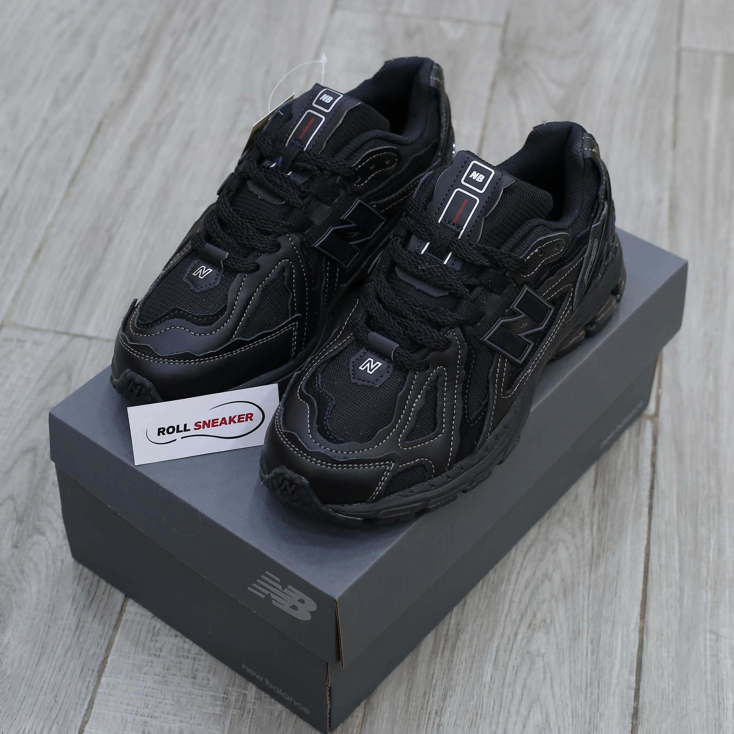 Dép Louis Vuitton Nam Màu Đen Họa Tiết Hoa Vàng Best Quality