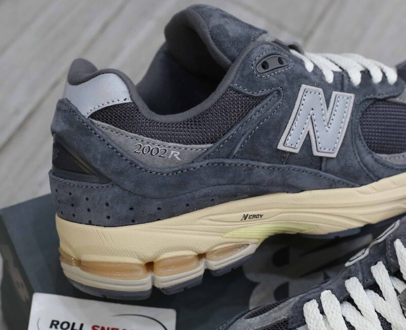 Giày New Balance 2002R ‘Vintage Black’ Like Auth