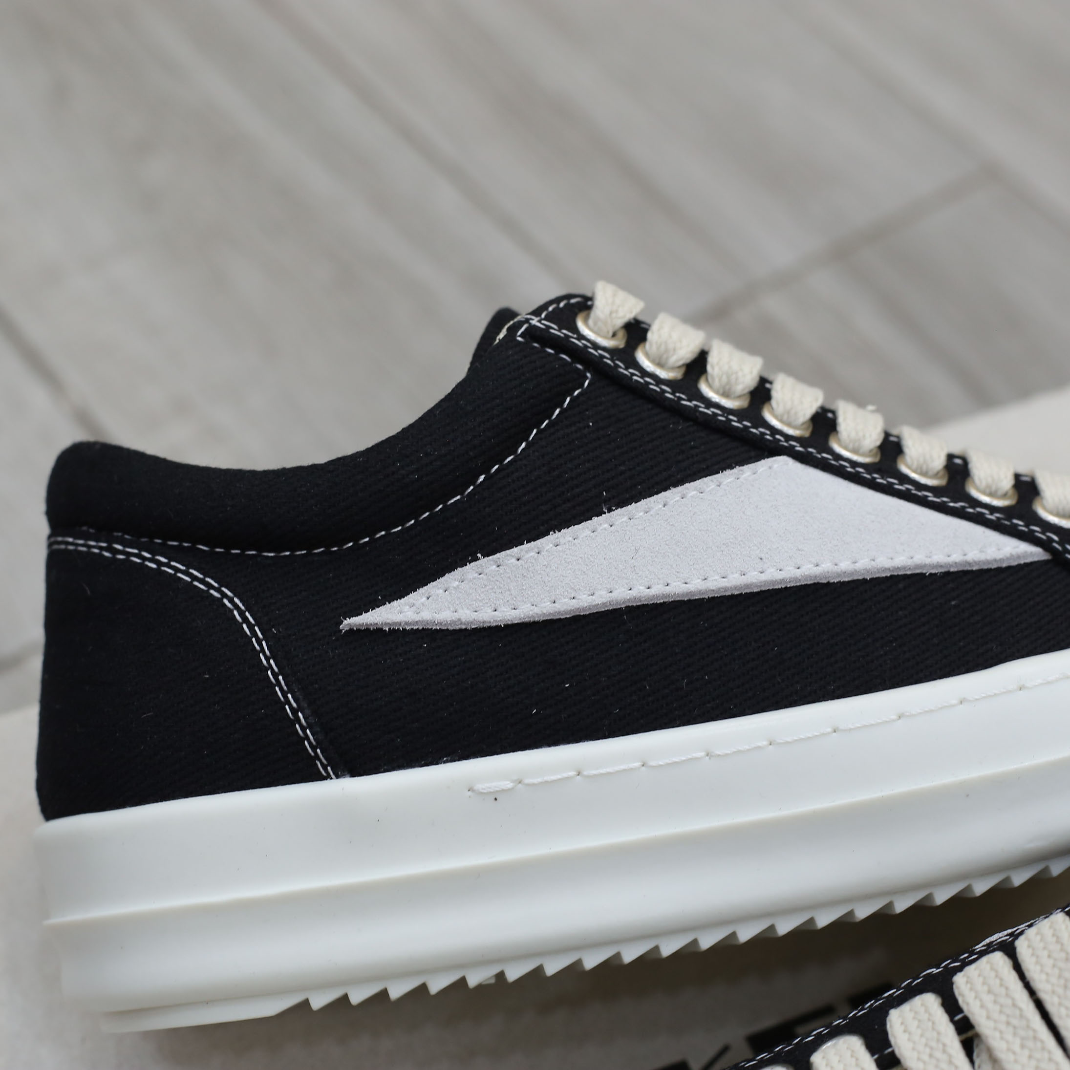 Giày Rick Owens Vintage ‘Black Milk White’ Canvas Best Quality