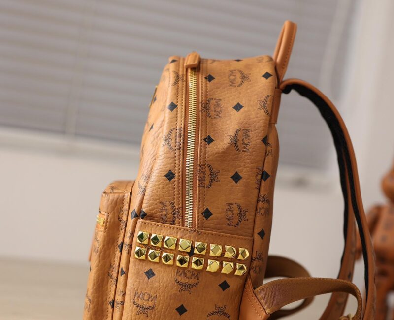 Balo MCM Stark Side Studs Visetos màu Cognac Medium Best Quality