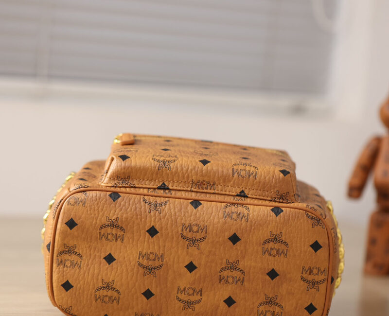 Balo MCM Stark Side Studs Visetos màu Cognac Medium Best Quality