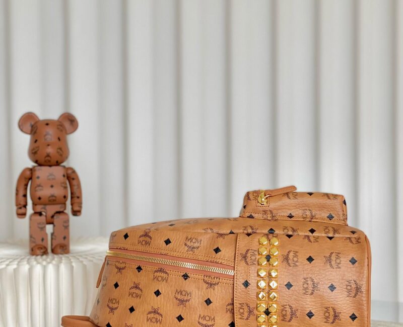 Balo MCM Stark Side Studs Visetos màu Cognac Medium Best Quality