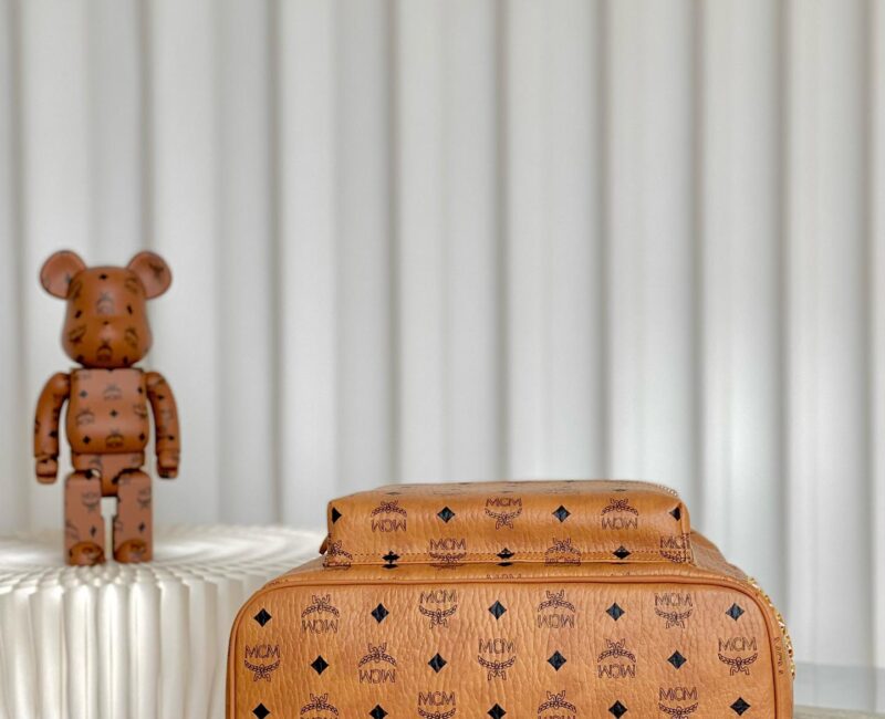 Balo MCM Stark Side Studs Visetos màu Cognac Medium Best Quality