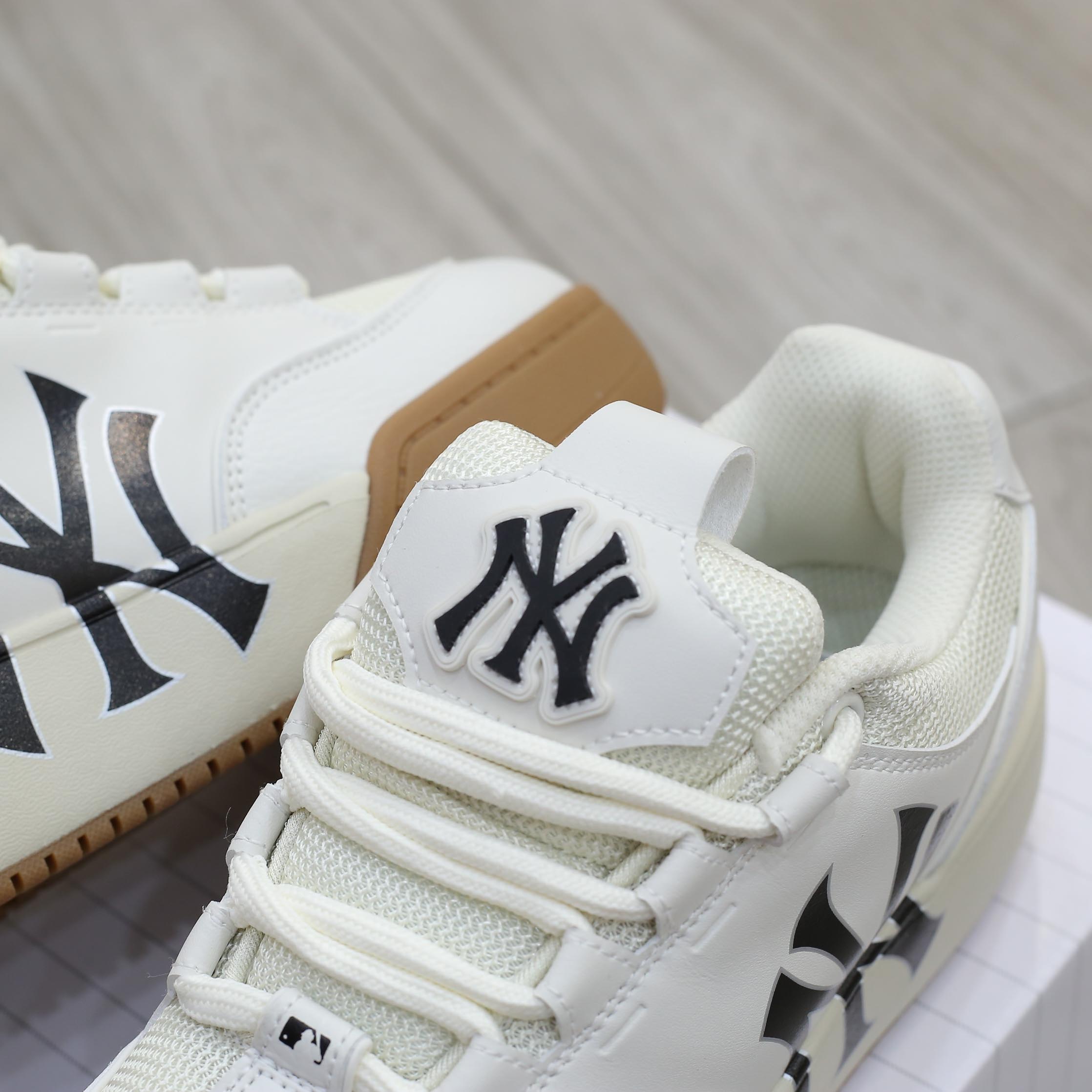 Giày MLB Chunky Wide New York Yankees Cream Trắng Kem Đế Nâu Like