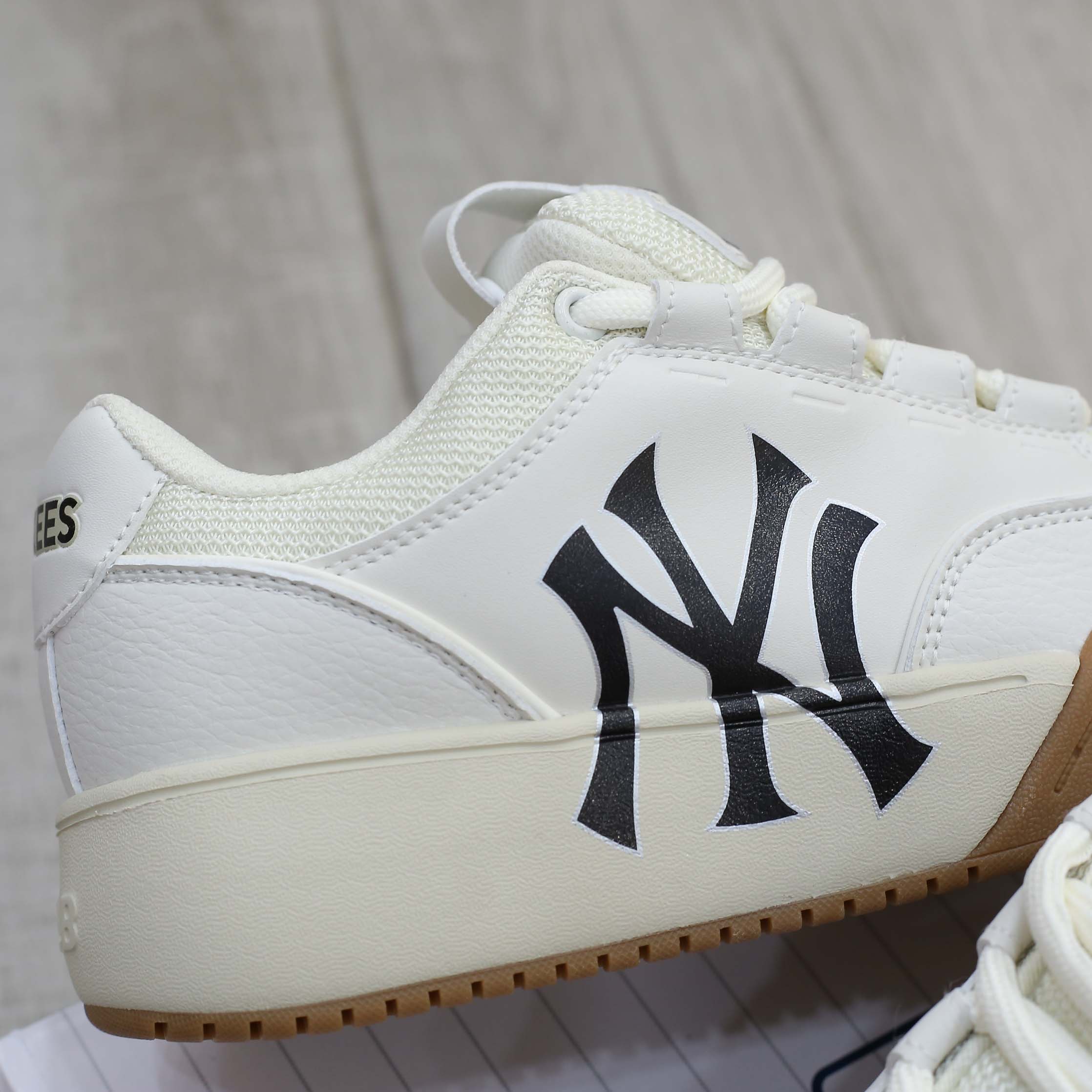 Giày MLB Chunky Wide New York Yankees Cream Trắng Kem Đế Nâu Like