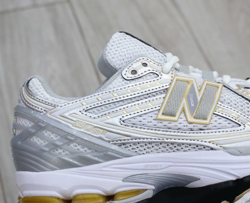 Giày New Balance 1906R White Silver Metallic Like Auth