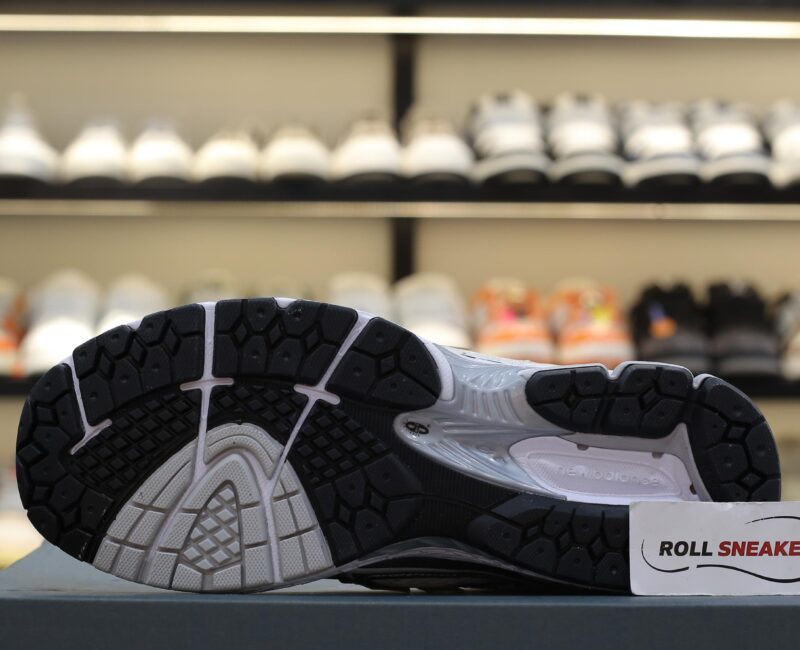 Giày New Balance 1906R White Silver Metallic Like Auth