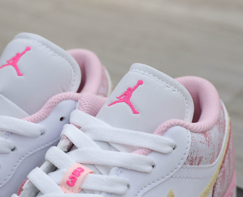 Giày Nike Air Jordan 1 Low GS Strawberry Ice Cream Best Quality