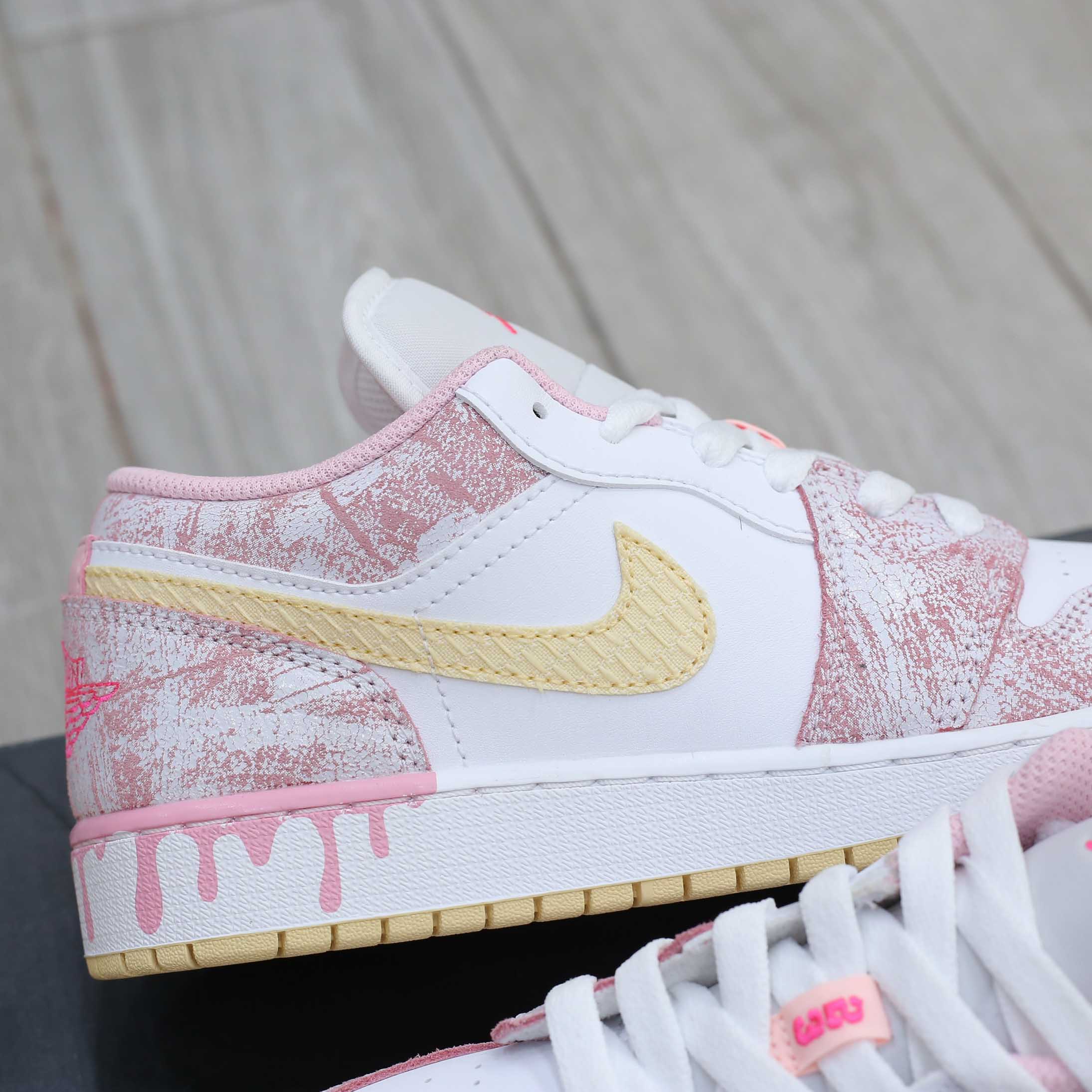 Giày Nike Air Jordan 1 Low GS Strawberry Ice Cream Best Quality