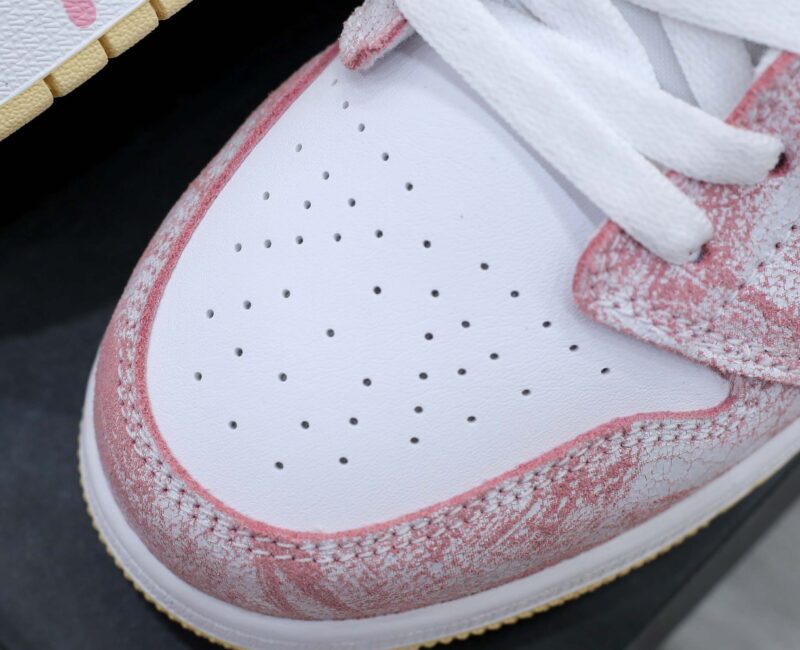Giày Nike Air Jordan 1 Low GS Strawberry Ice Cream Best Quality