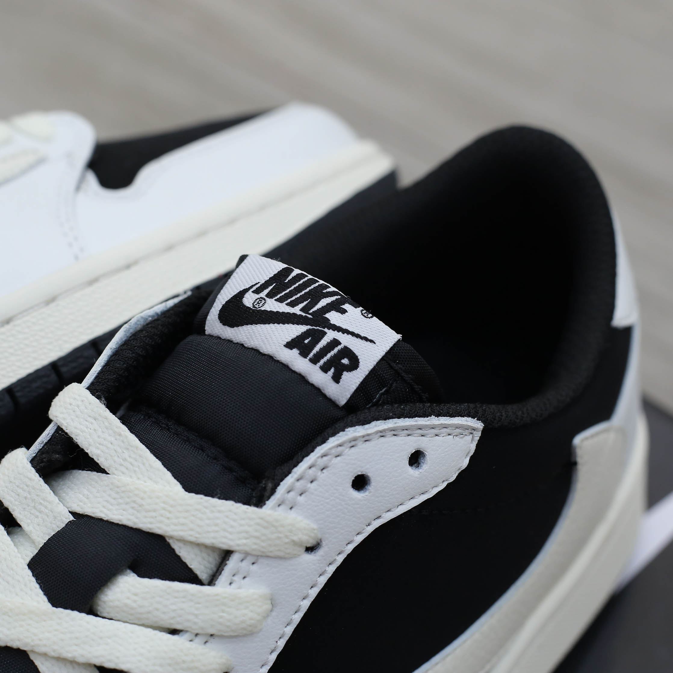 Giày Nike Air Jordan 1 Low Travis Scott Black White Like Auth