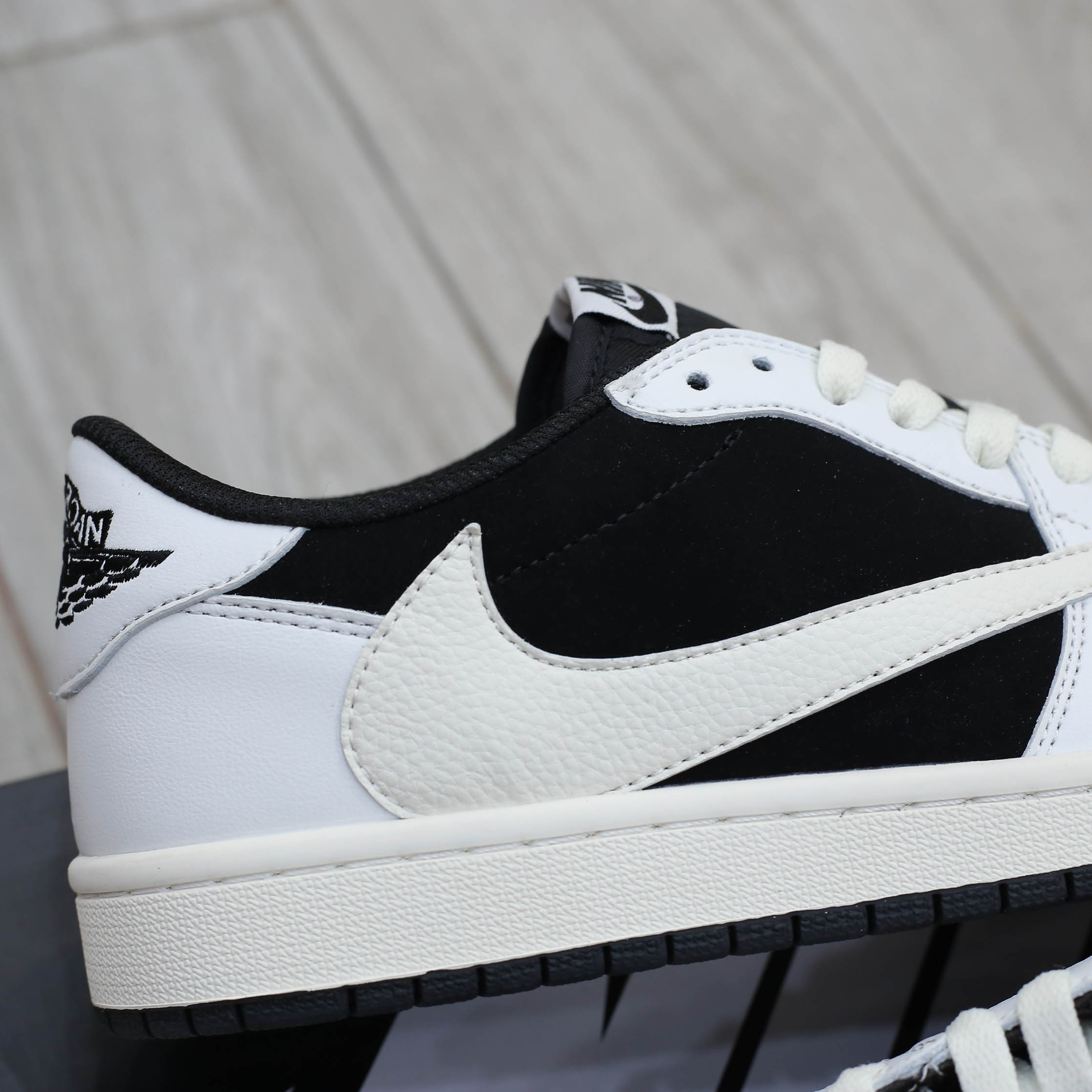 Giày Nike Air Jordan 1 Low Travis Scott Black White Like Auth