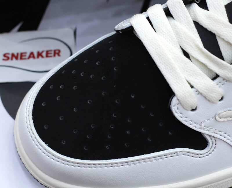 Giày Nike Air Jordan 1 Low Travis Scott Black White Like Auth