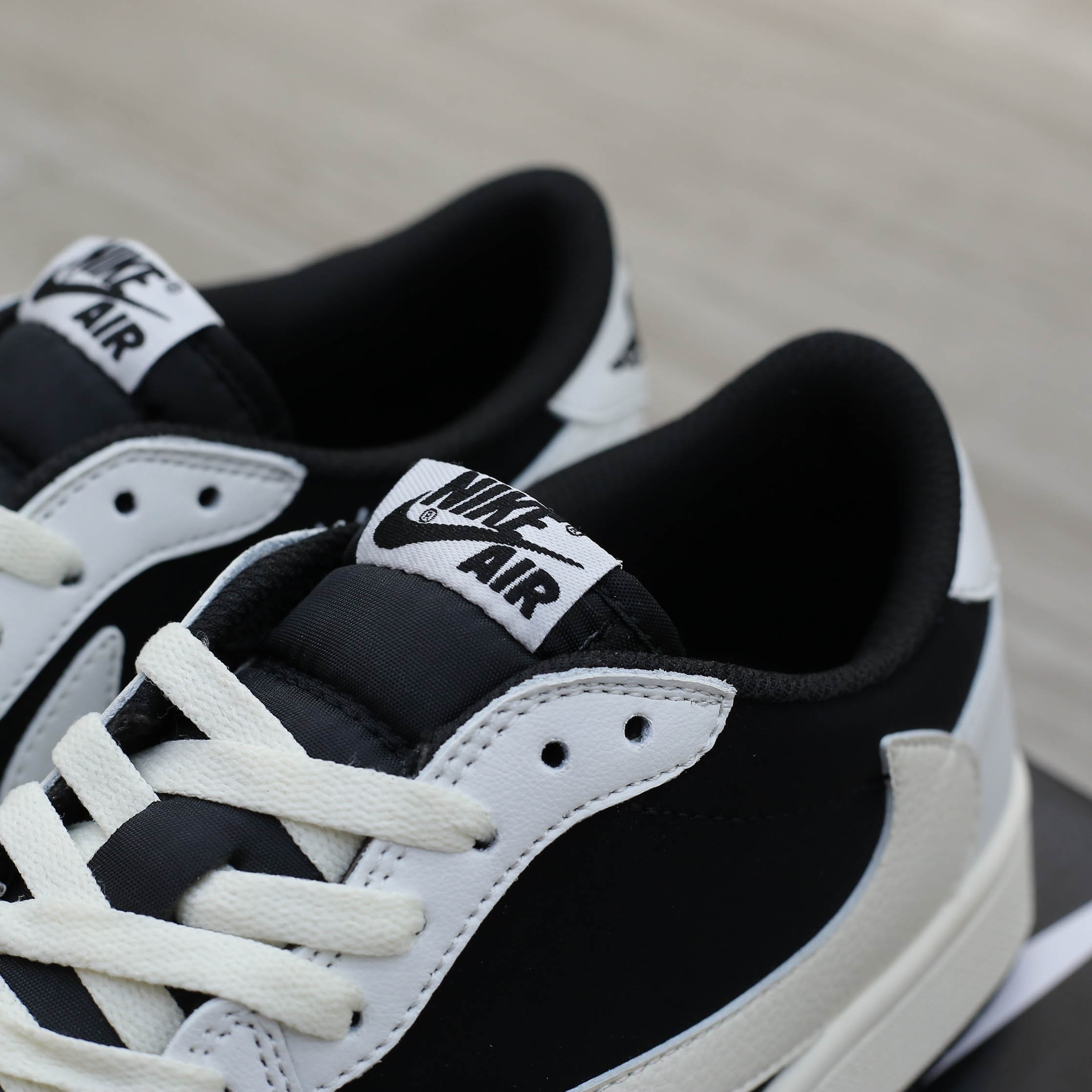 Giày Nike Air Jordan 1 Low Travis Scott Black White Like Auth