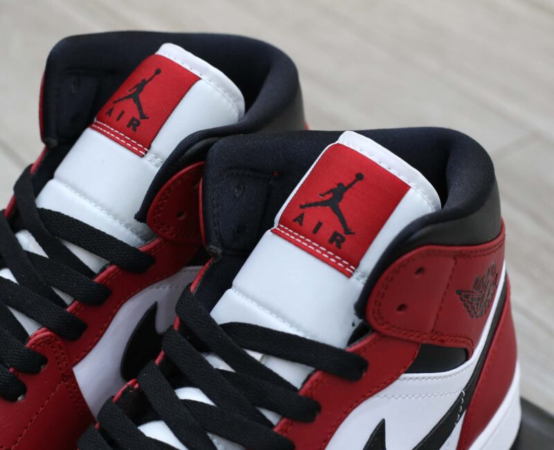 Giày Nike Air Jordan 1 Mid Chicago Black Toe Best Quality