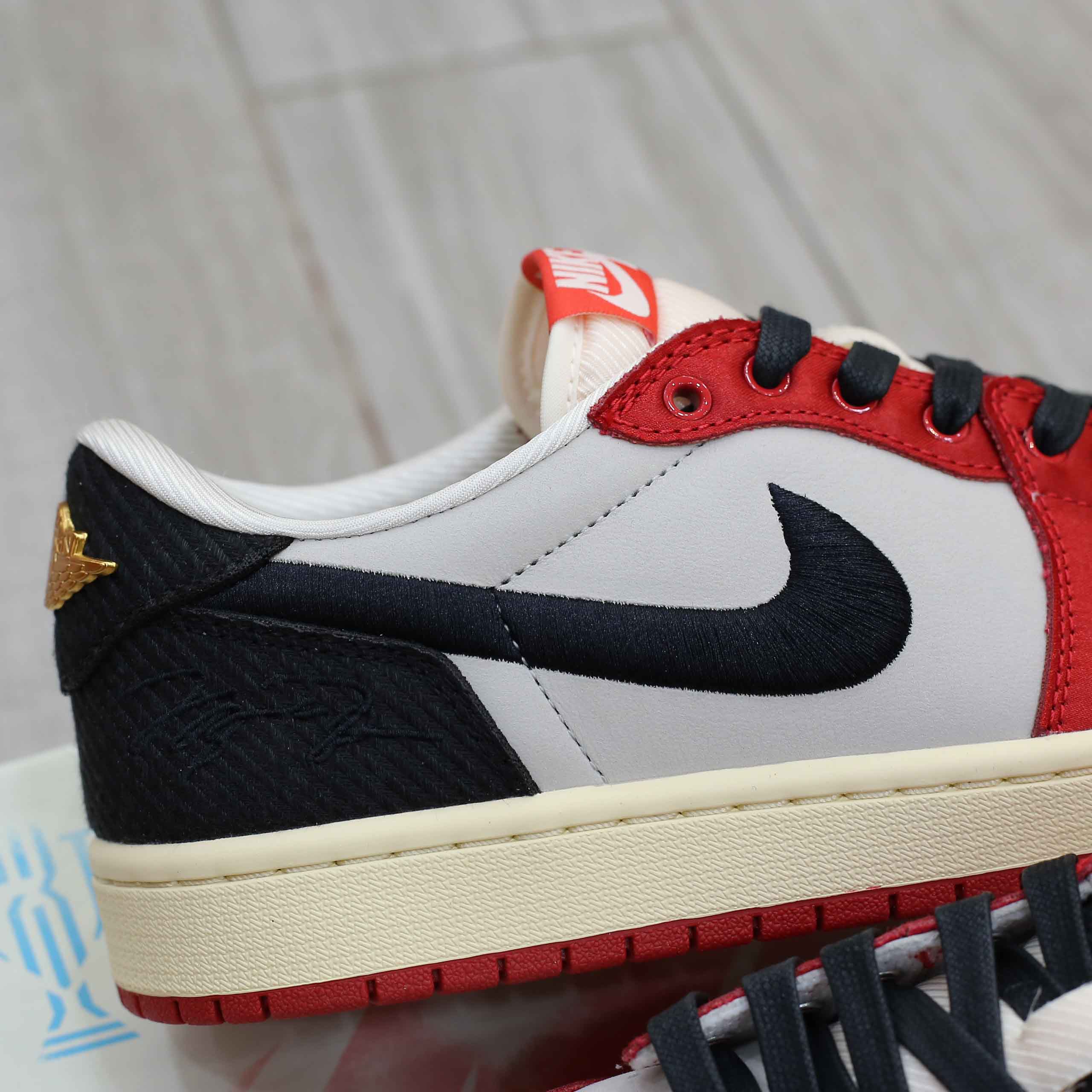 Giày Nike air Jordan 1 Retro Low OG Trophy Room Away Best Quality