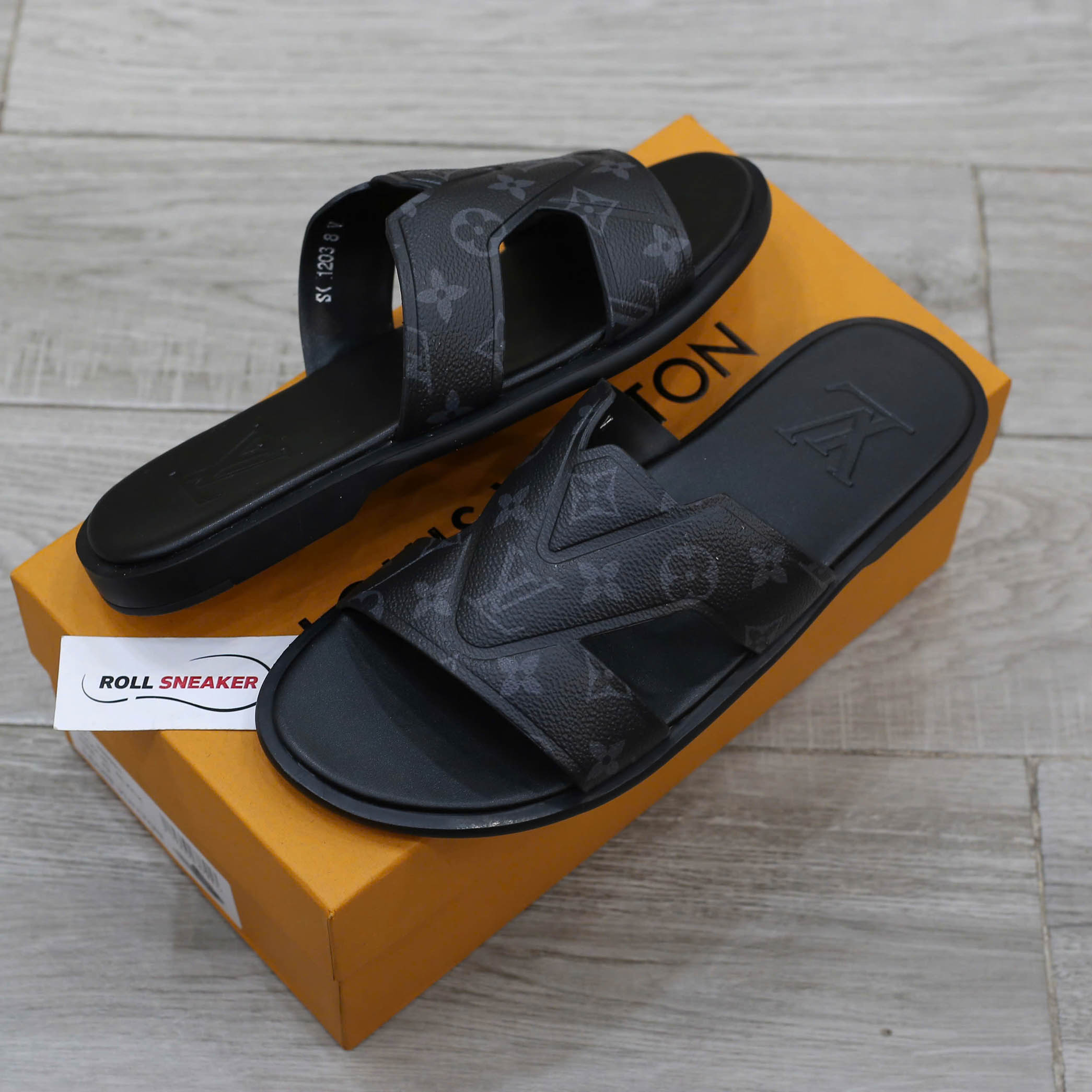 Dép LV Oasis Mule Monogram Eclipse Like Auth