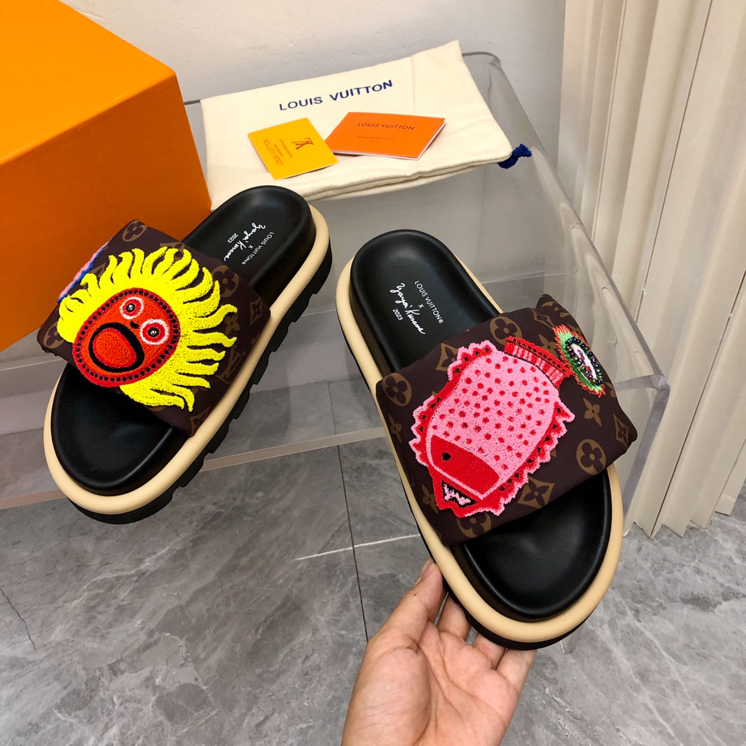 Dép Louis Vuitton LV x YK Pool Pillow Flat Comfort Mules Cacao Brown Best Quality