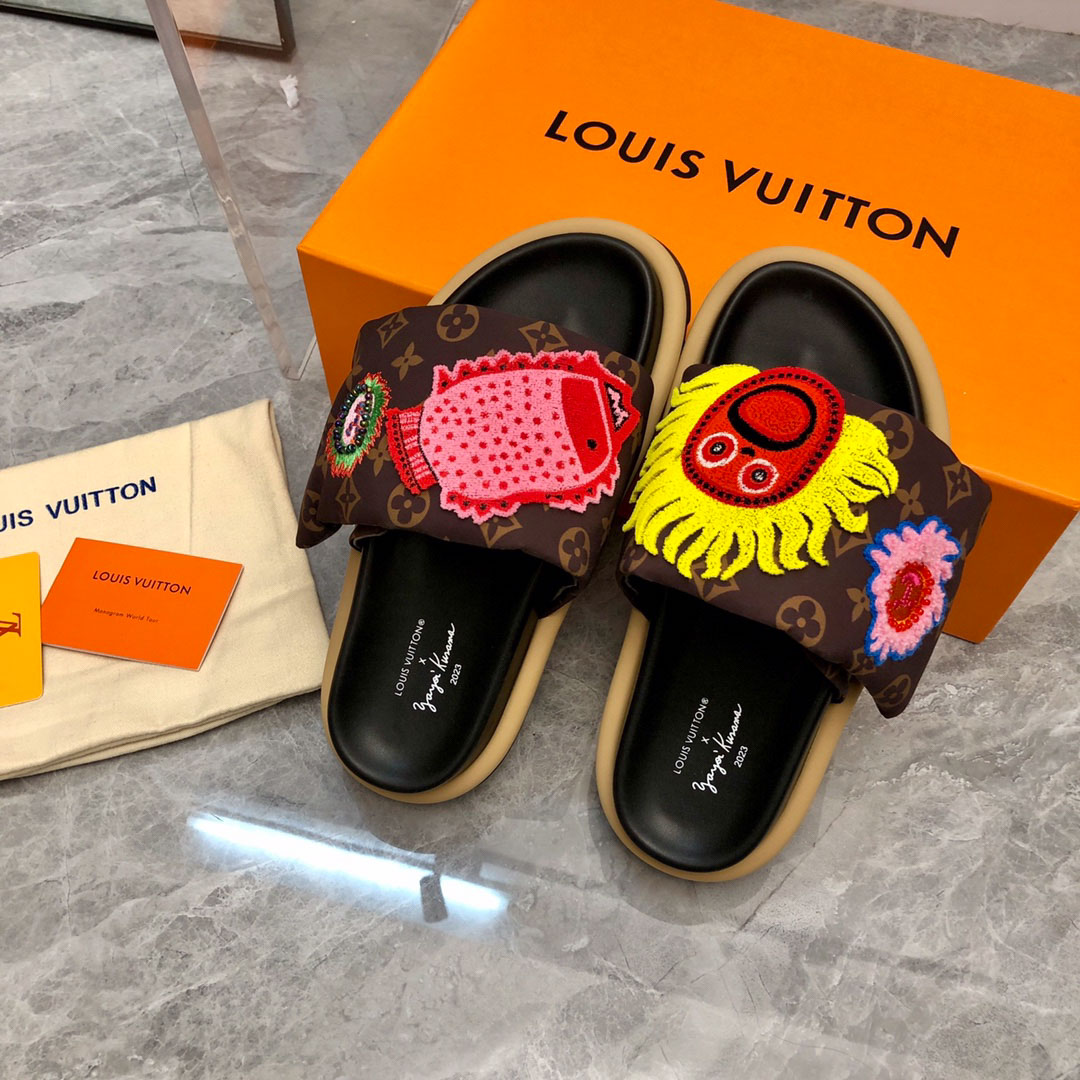 Dép Louis Vuitton LV x YK Pool Pillow Flat Comfort Mules Cacao Brown Best Quality