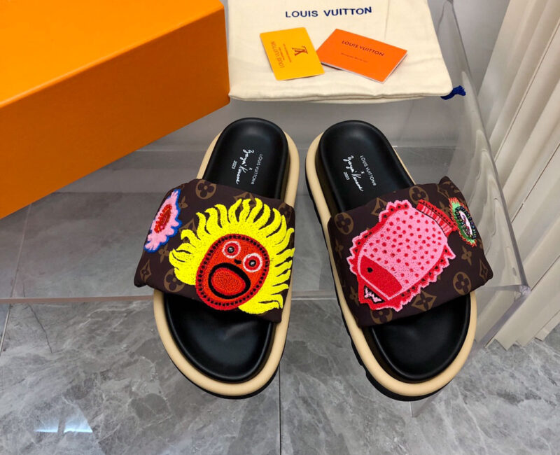 Dép Louis Vuitton LV x YK Pool Pillow Flat Comfort Mules Cacao Brown Best Quality