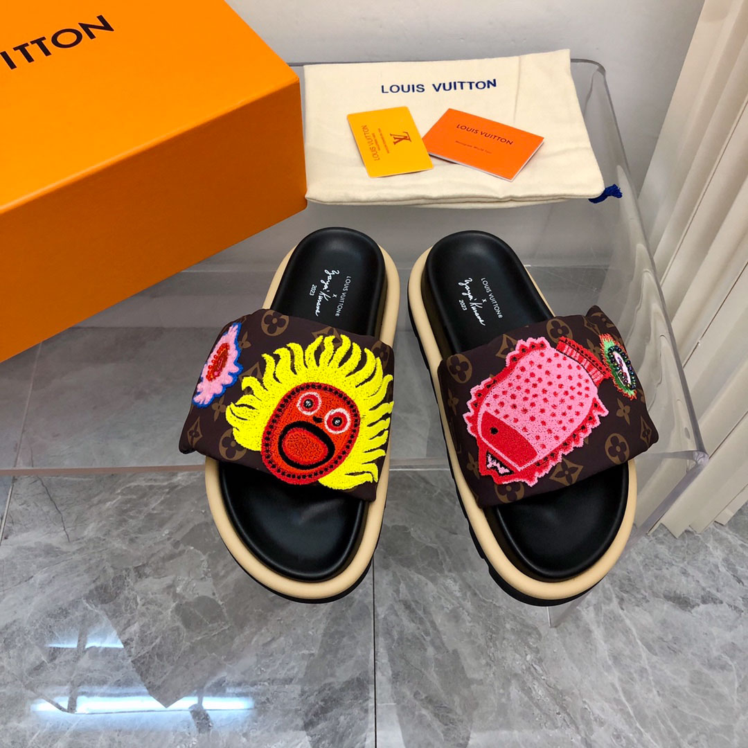 Dép Louis Vuitton LV x YK Pool Pillow Flat Comfort Mules Cacao Brown Best Quality