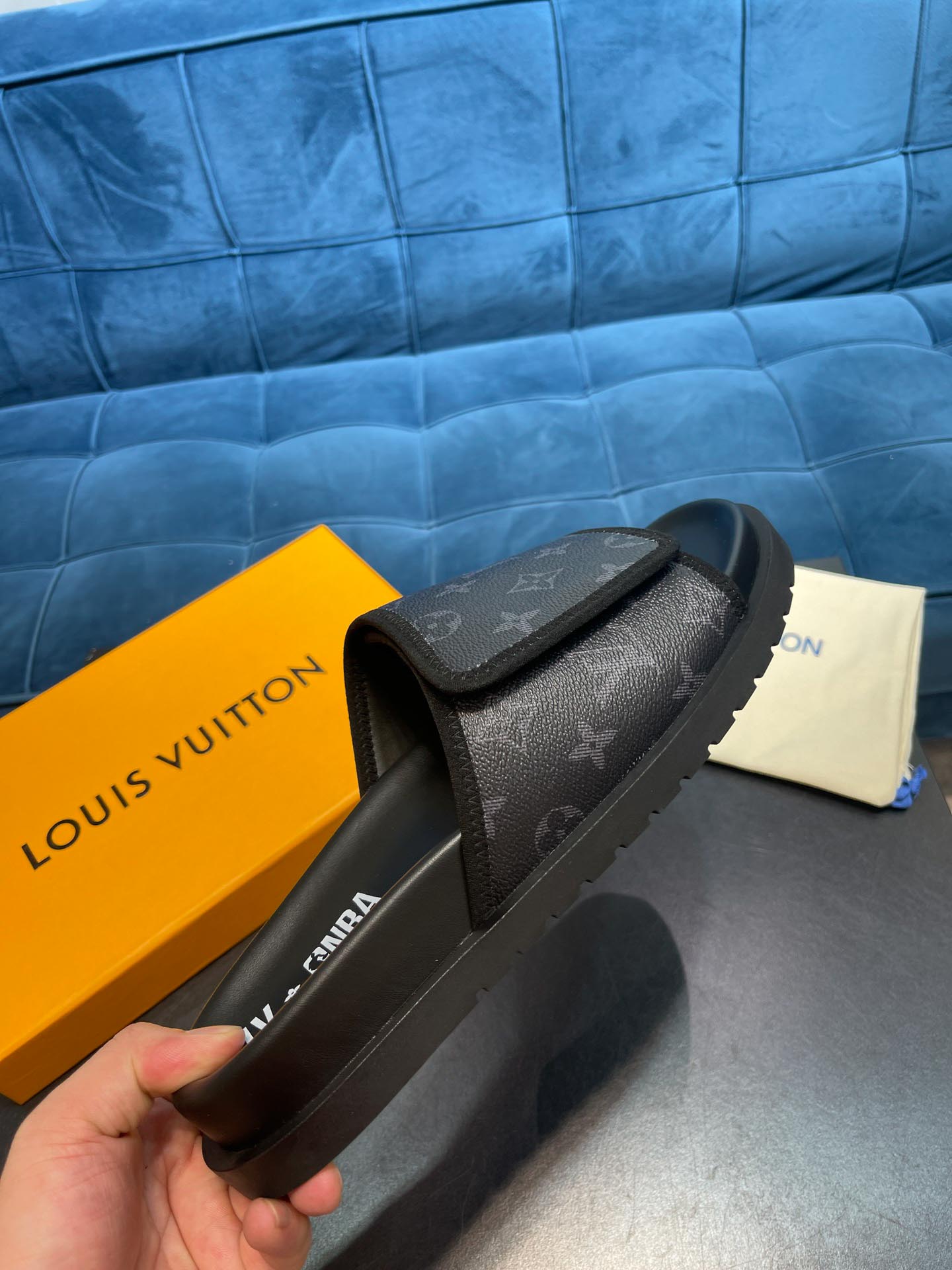 Dép Louis Vuitton Waterfront Mule Black Best Quality