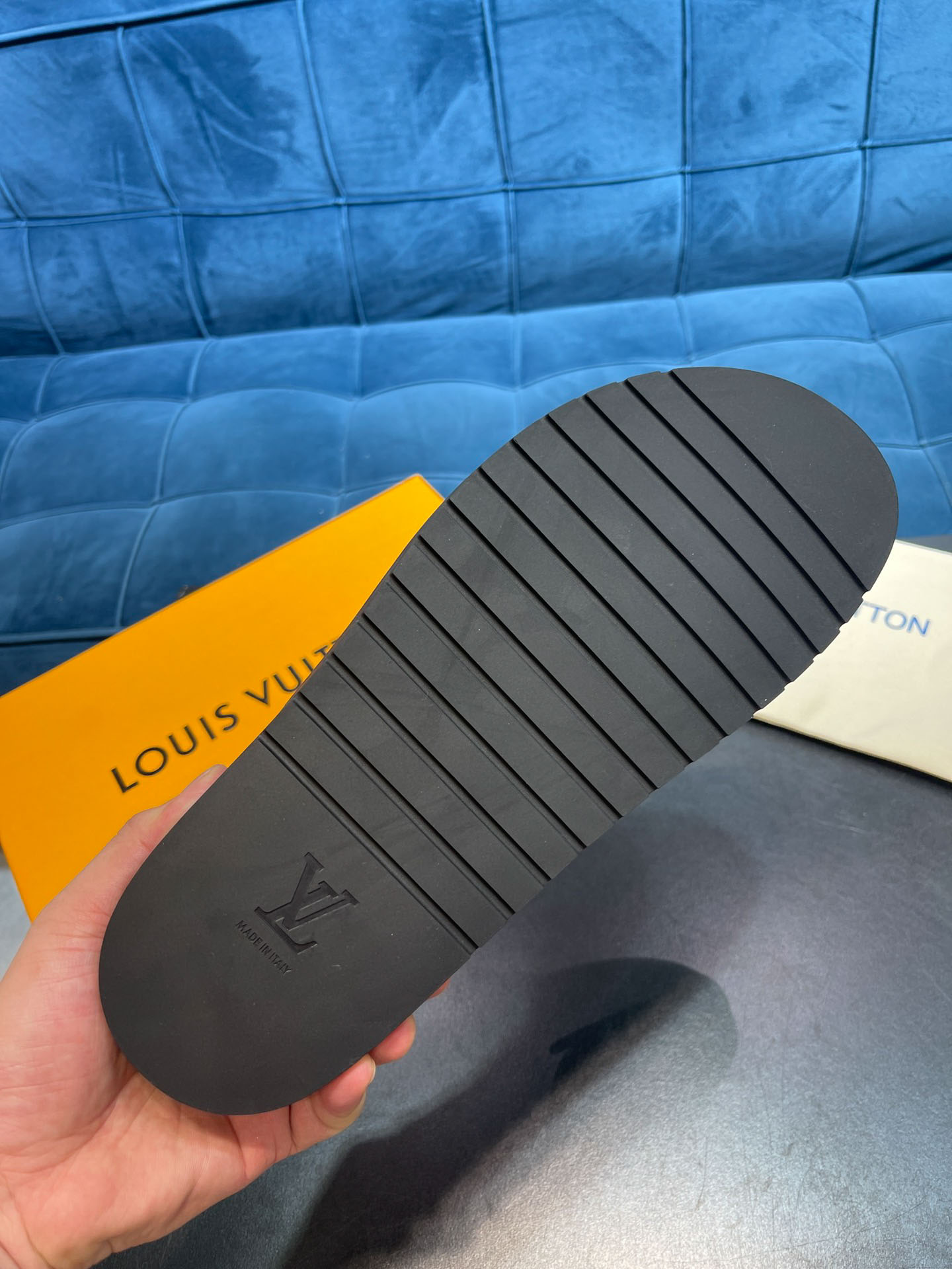 Dép Louis Vuitton Waterfront Mule Black Best Quality