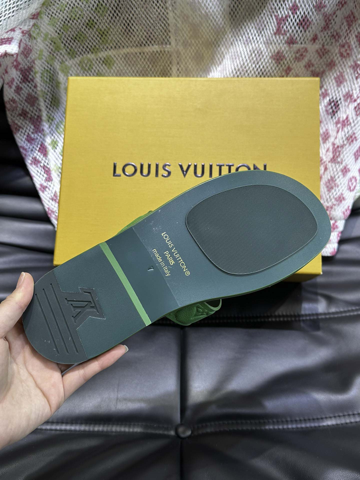 Dép LV Oasis Mule Denim Monogram Embossed Best Quality