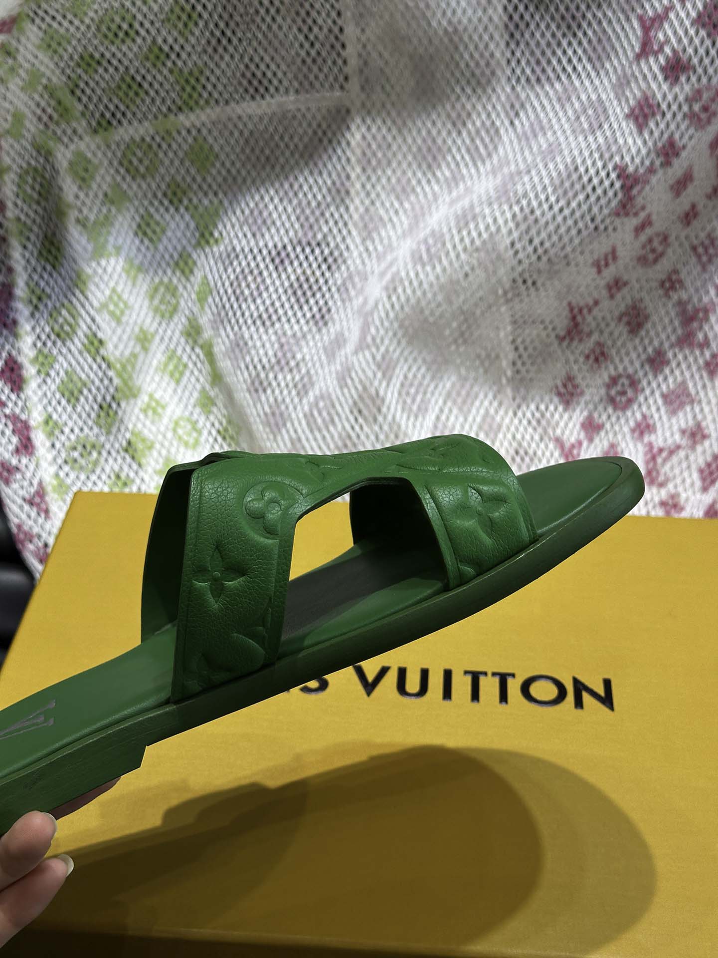 Dép LV Oasis Mule Denim Monogram Embossed Best Quality