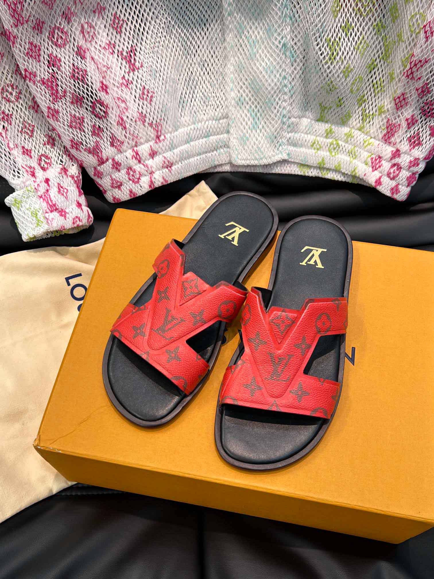Dép LV Oasis Mule Monogram Eclipse Red Best Quality
