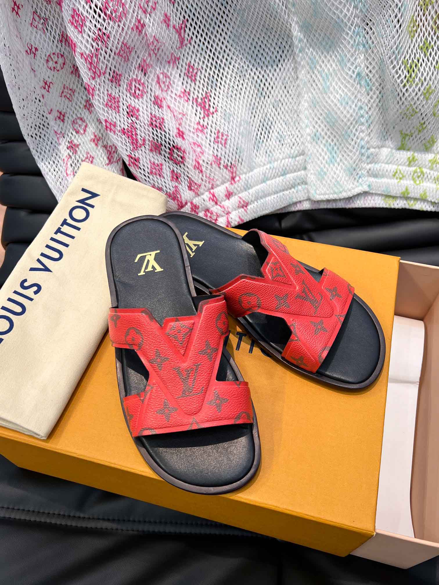 Dép LV Oasis Mule Monogram Eclipse Red Best Quality