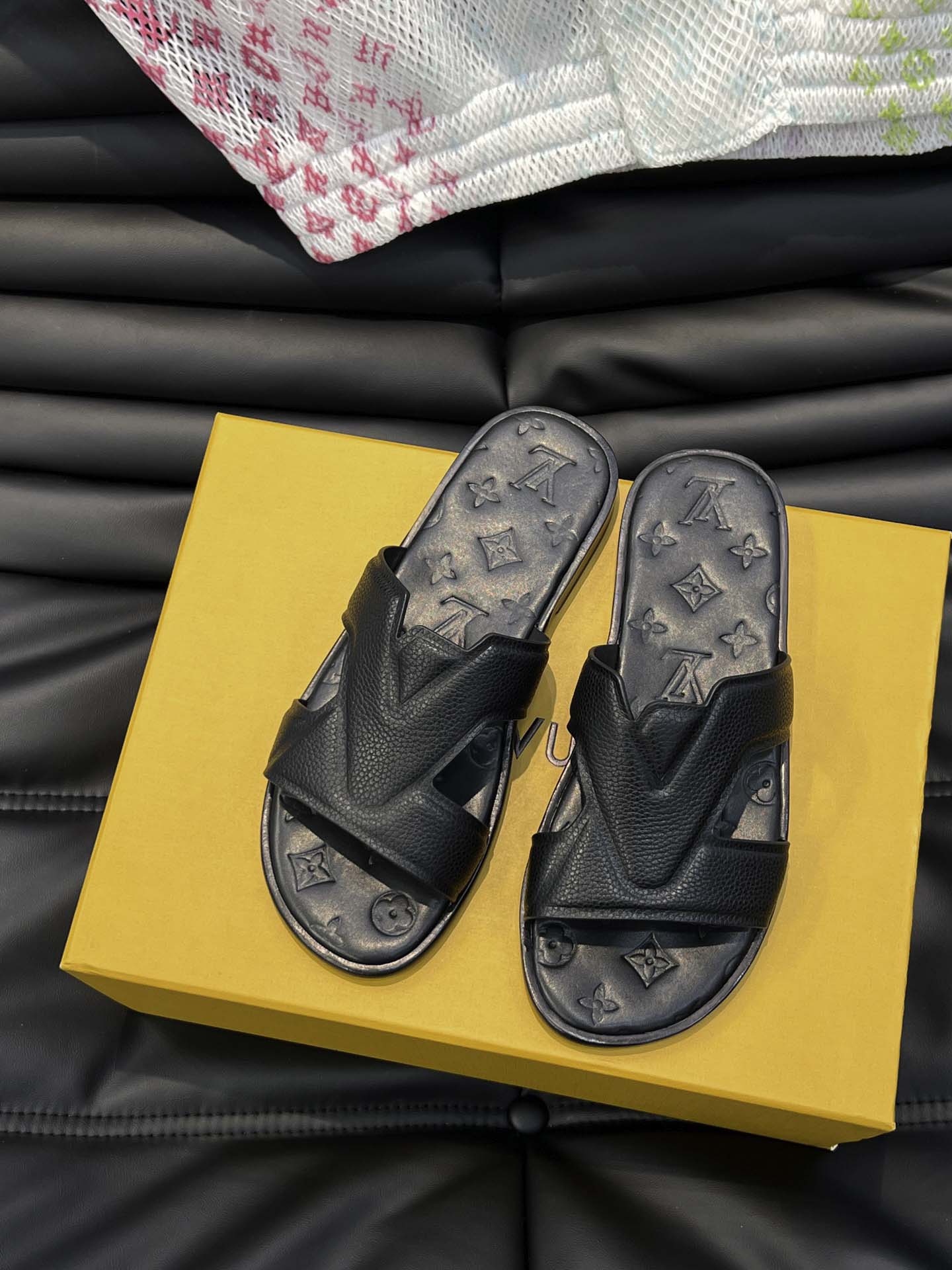 Dép LV Oasis Mule Monogram Leather Logo Best Quality