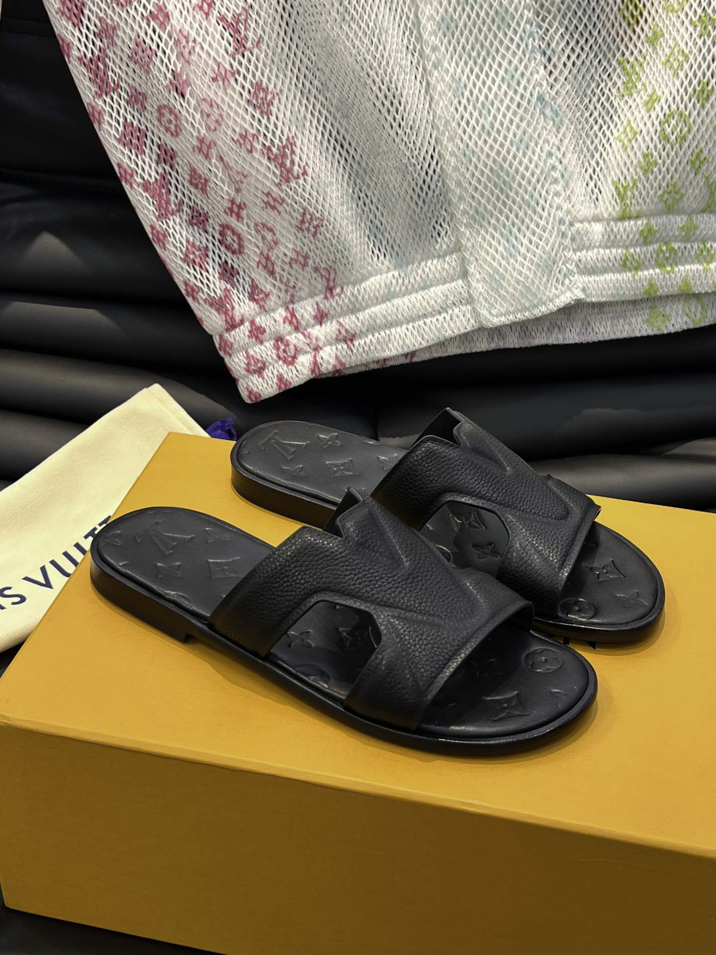 Dép LV Oasis Mule Monogram Leather Logo Best Quality