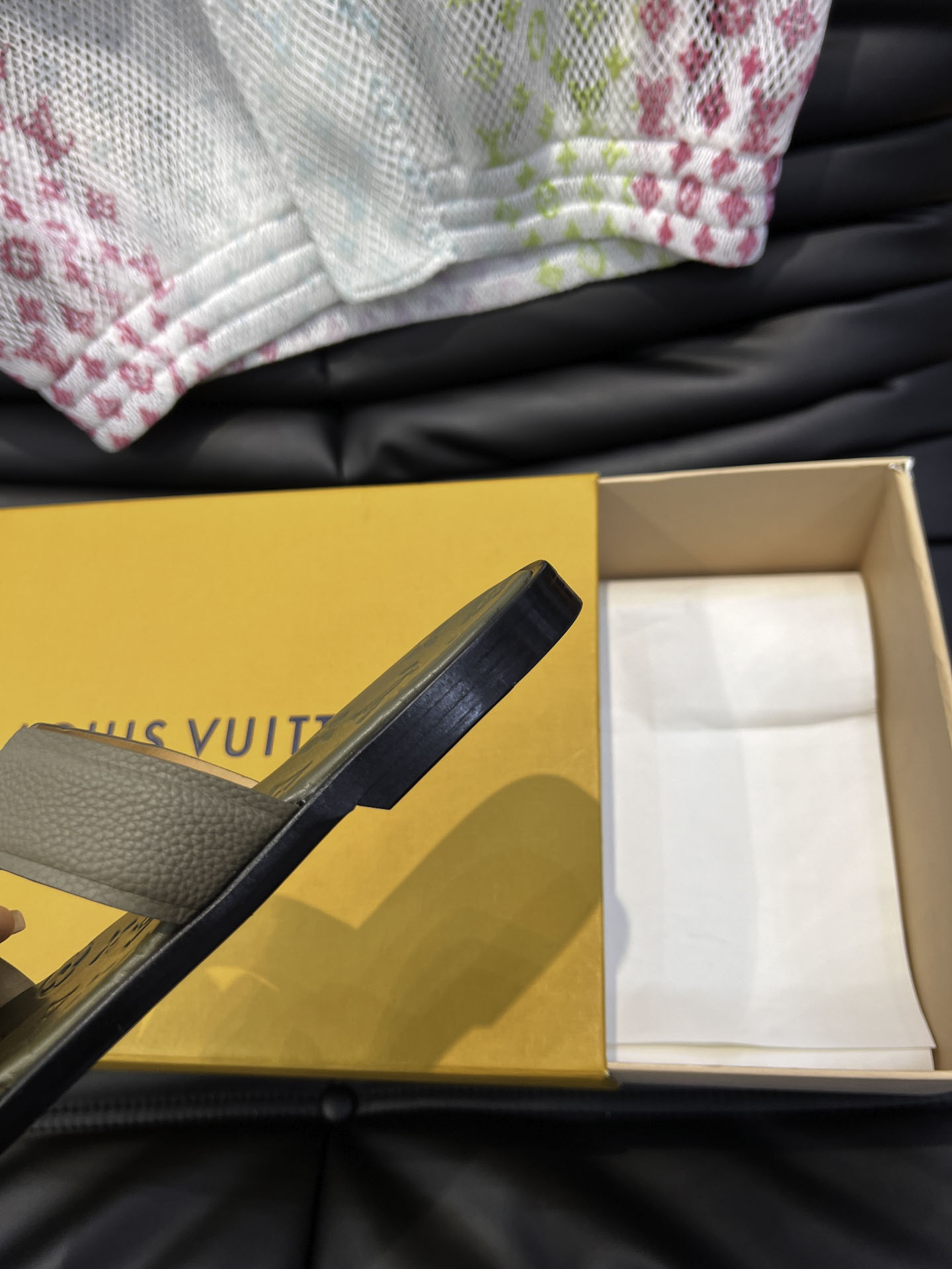 Dép LV Oasis Mule Taupe Monogram Leather Logo Best Quality