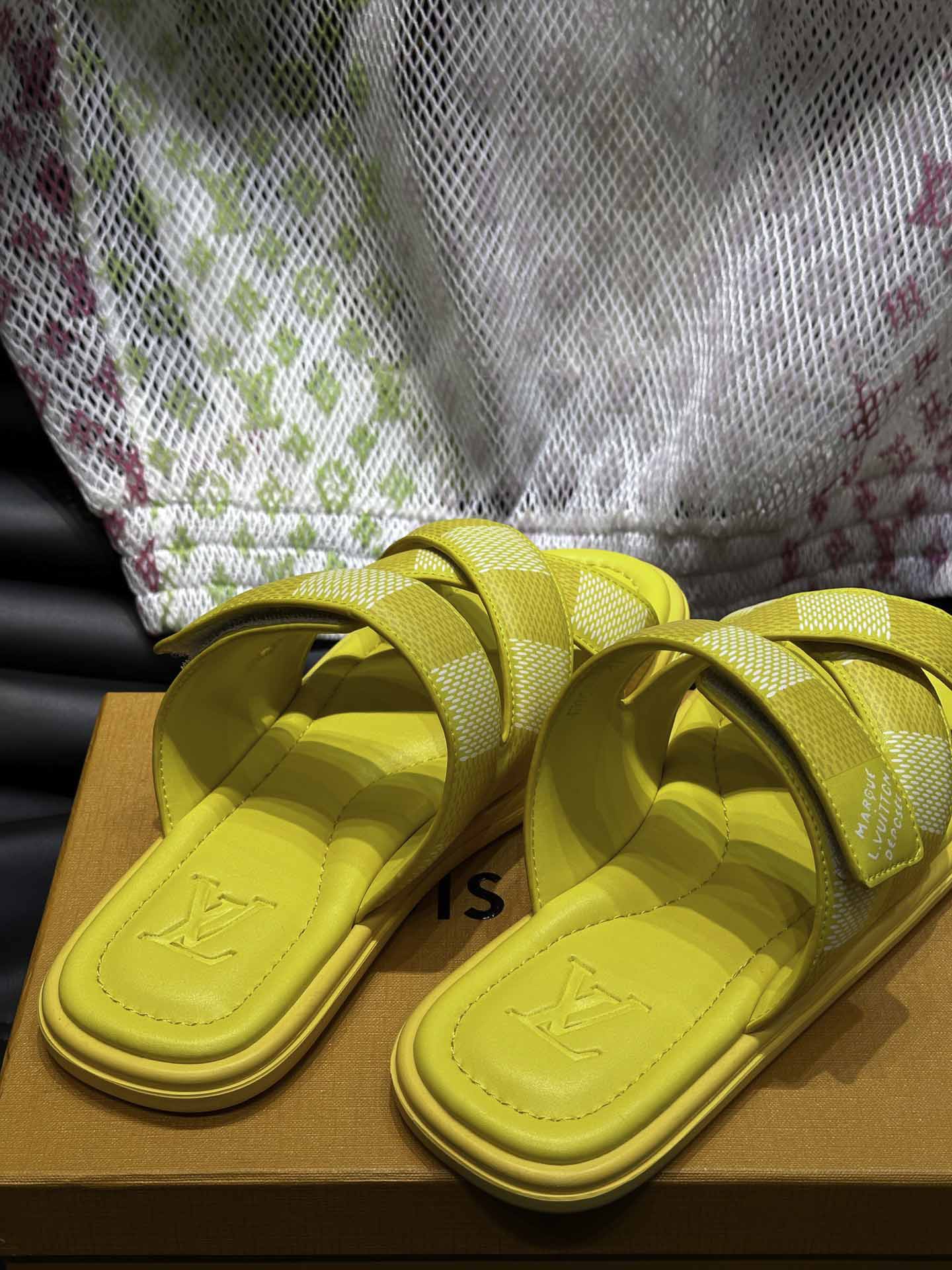 Dép LV Venice Mule Monogram Eclipse Best Quality