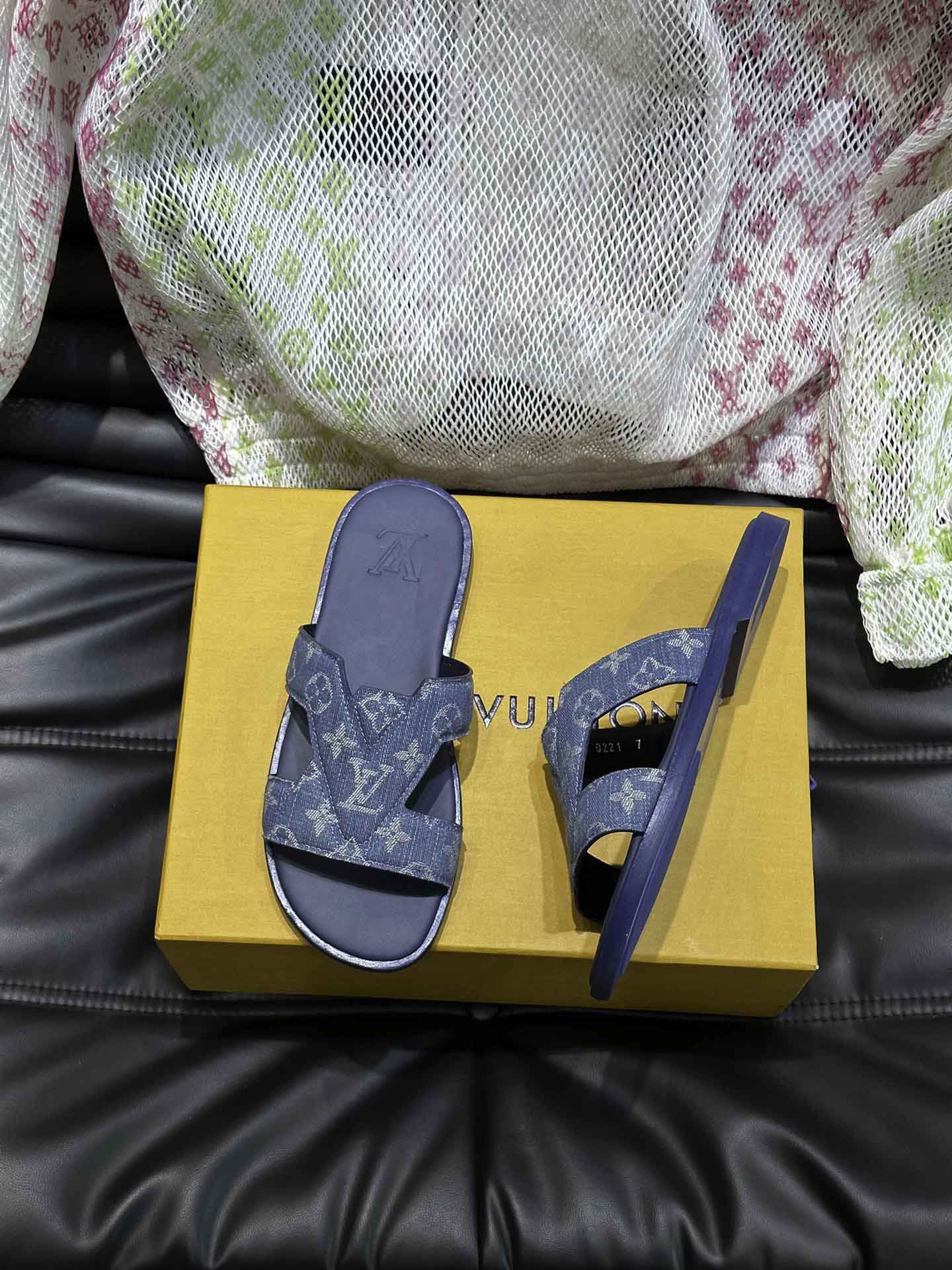 Dép Nam Louis Vuitton Oasis Mules Monogram Denim