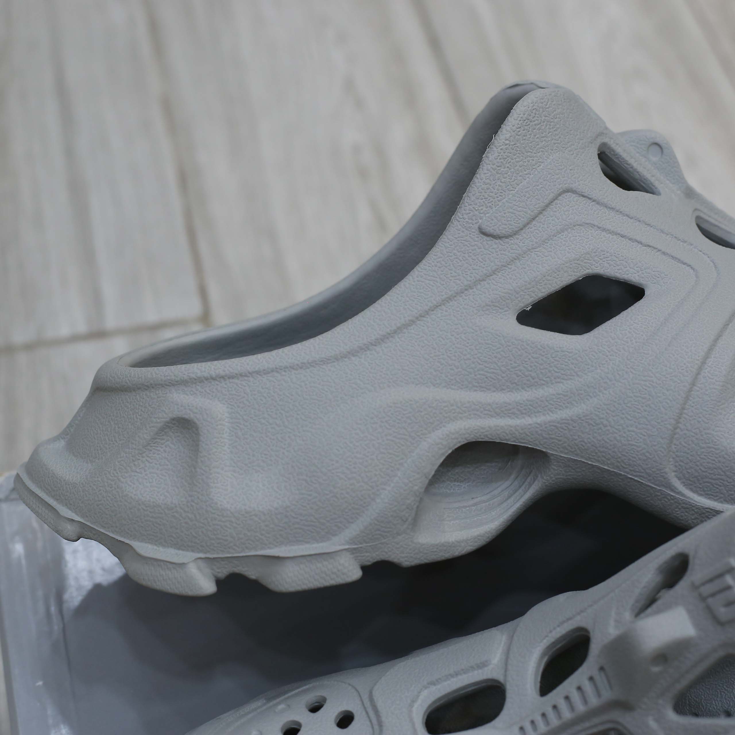 Giày Balenciaga HD Grey Rubber Like Auth