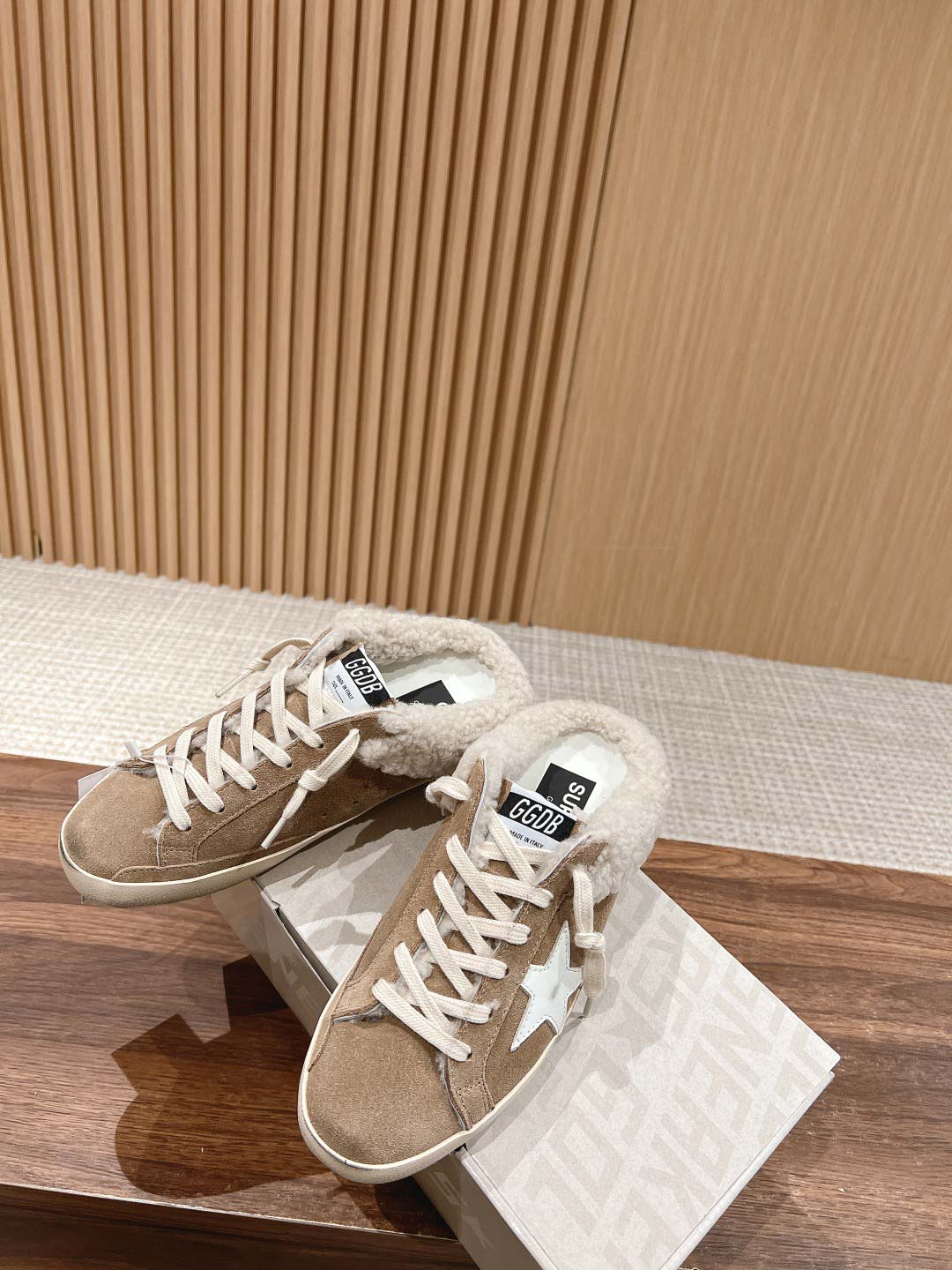 Giày Golden Goose 20mm Super-Star Suede & Shearling Mules Best Quality
