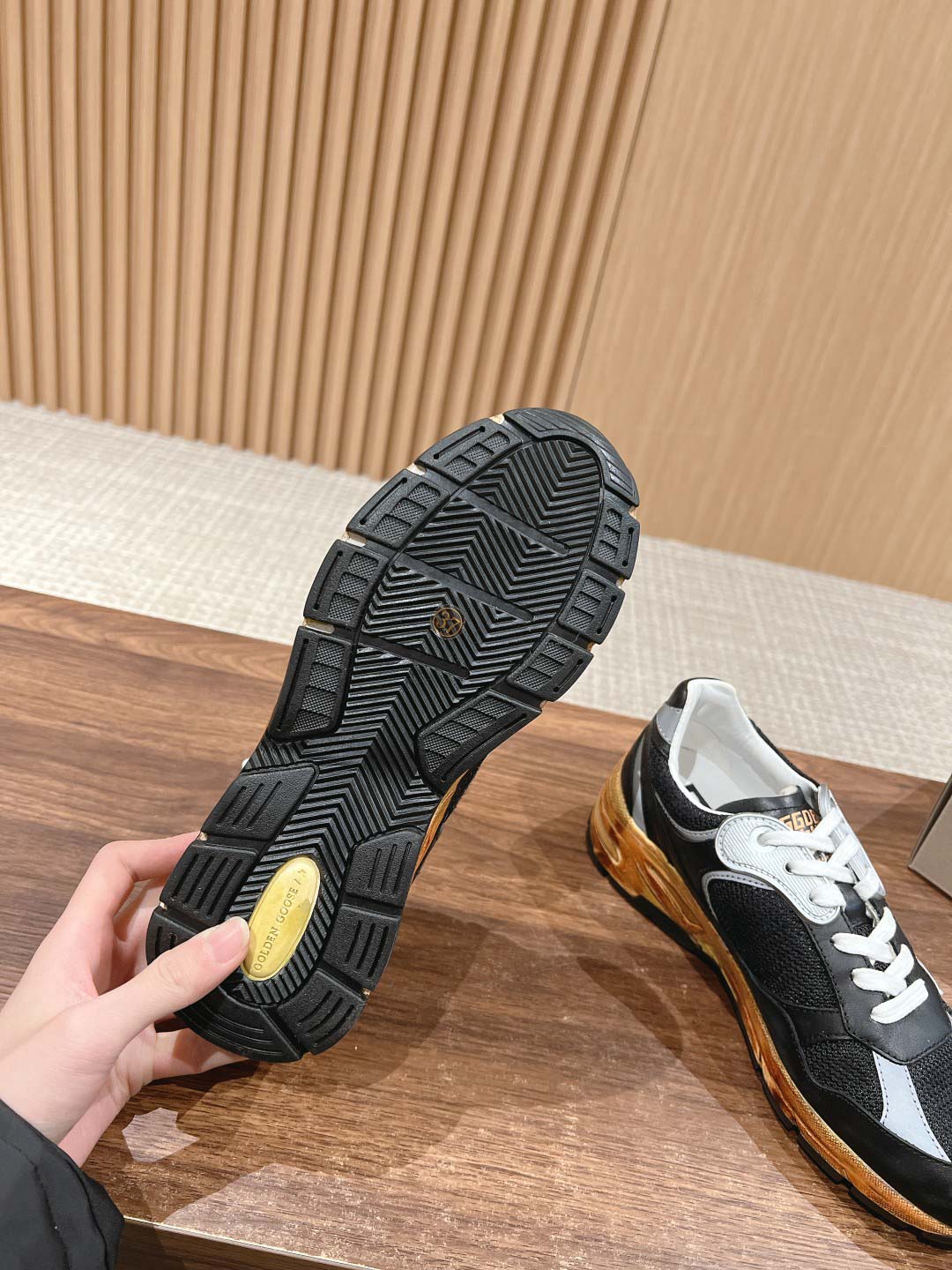 Giày Golden Goose Dad-Star Leather Best Quality