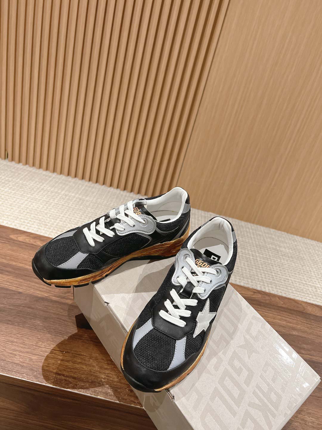 Giày Golden Goose Dad-Star Leather Best Quality