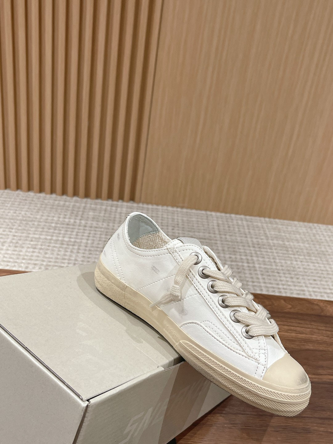 Giày Golden Goose Leather V-Star 2 Sneakers Best Quality