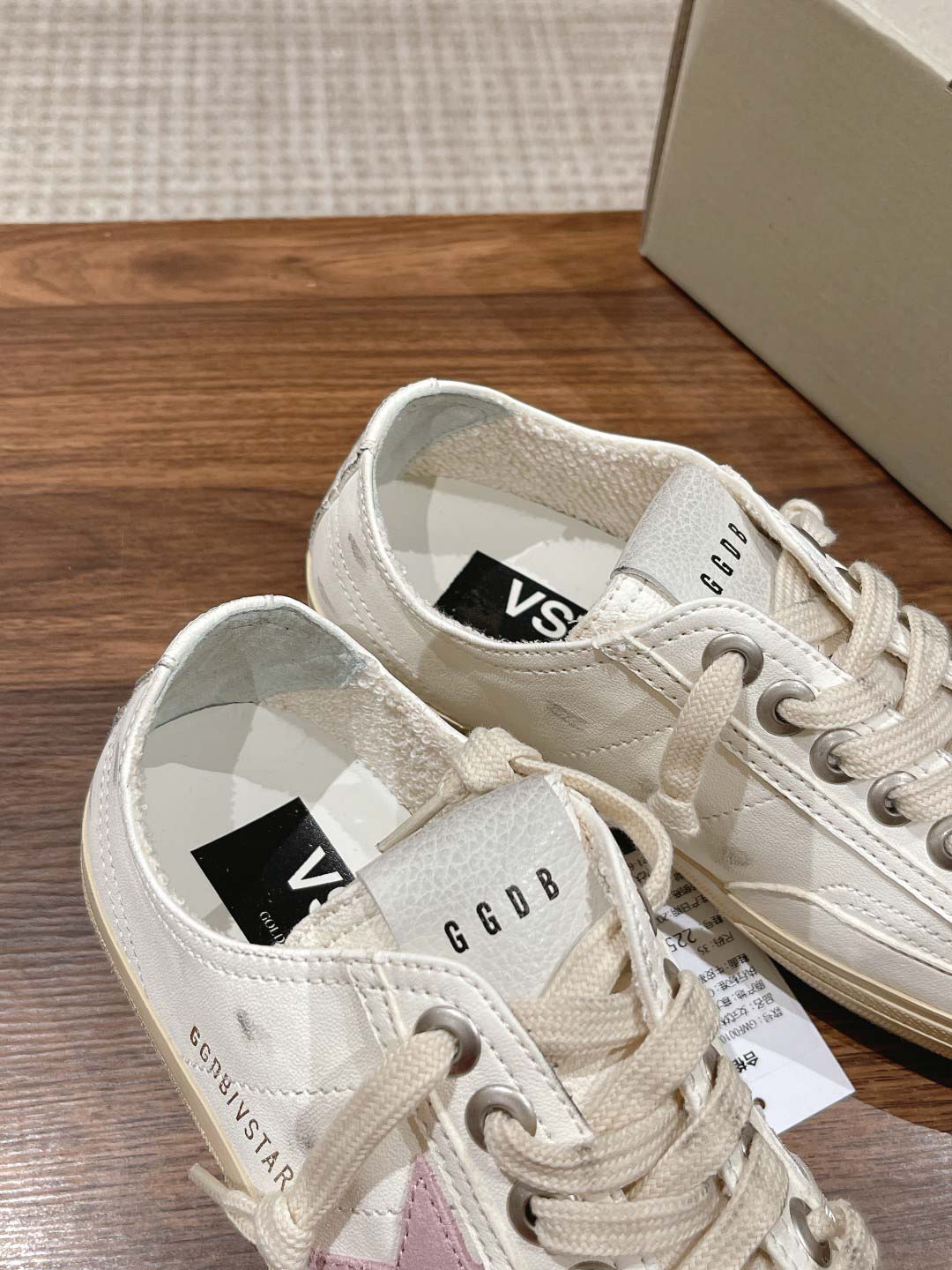 Giày Golden Goose Leather V-Star 2 Sneakers Best Quality