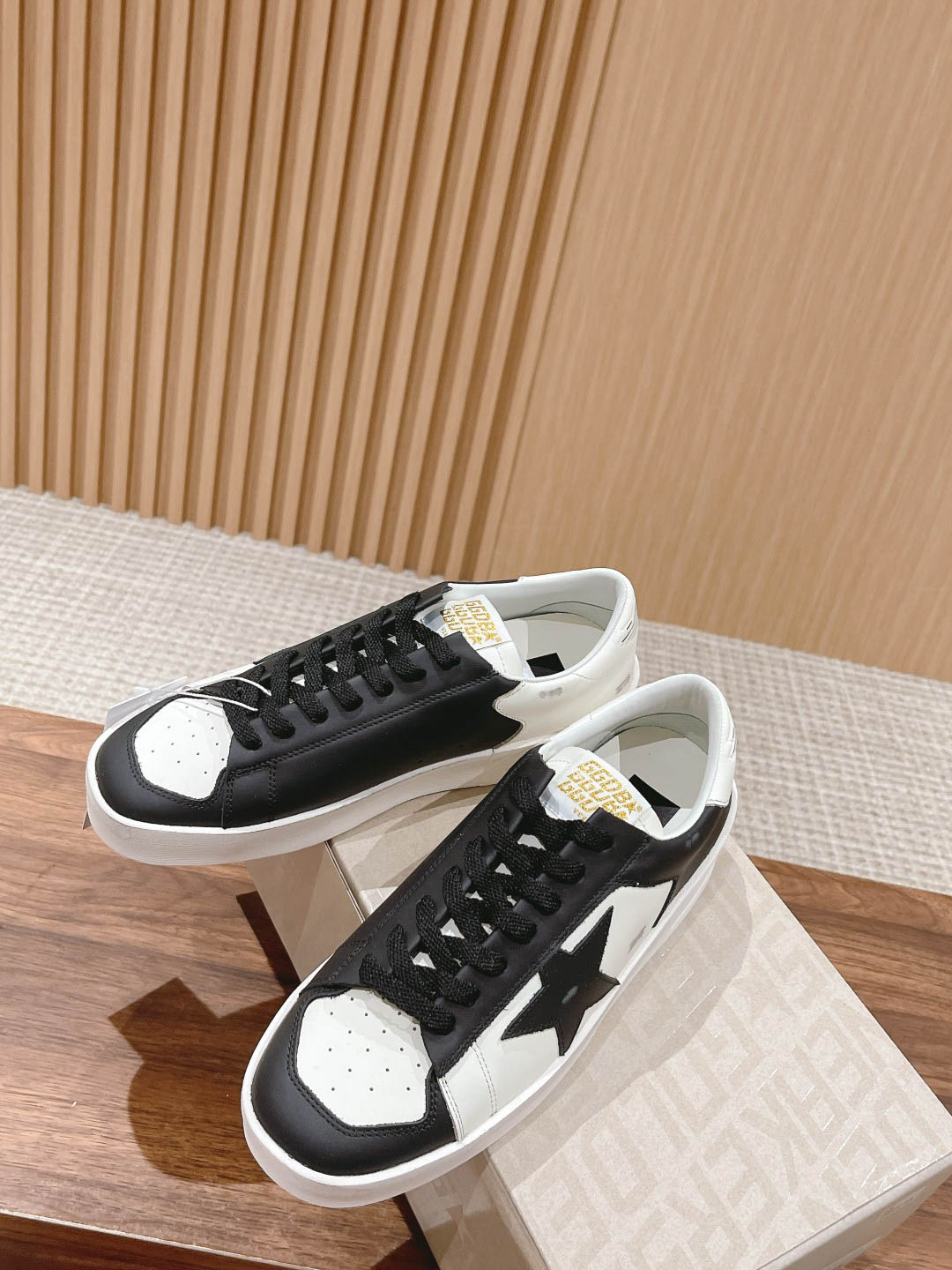 Giày Golden Goose Stardan White Black Best Quality