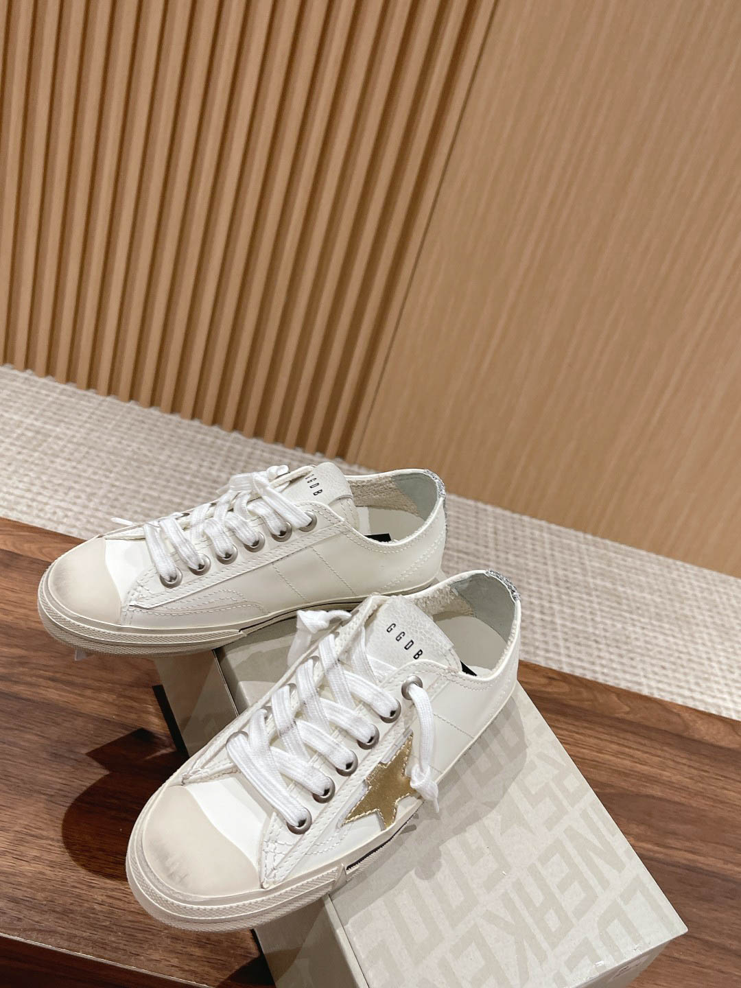 Giày Golden Goose V Star 2 Leather Laminated Star Gold Best Quality