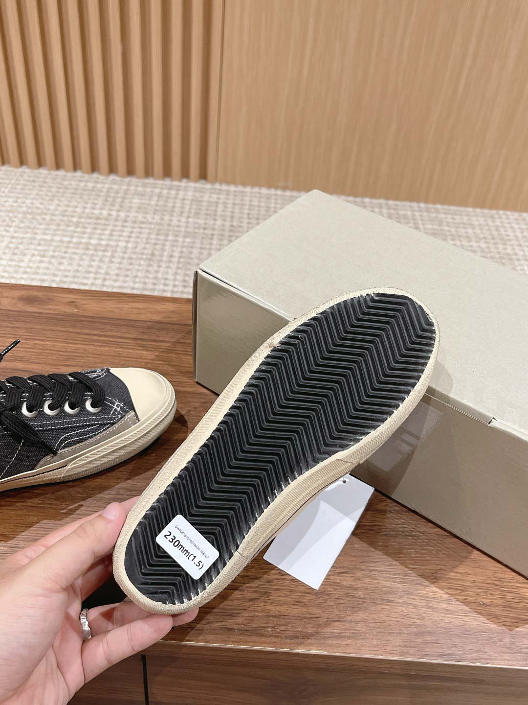 Giày Golden Goose V-Star LTD In Black Canvas With Ice-gray Star And Heel Best Quality