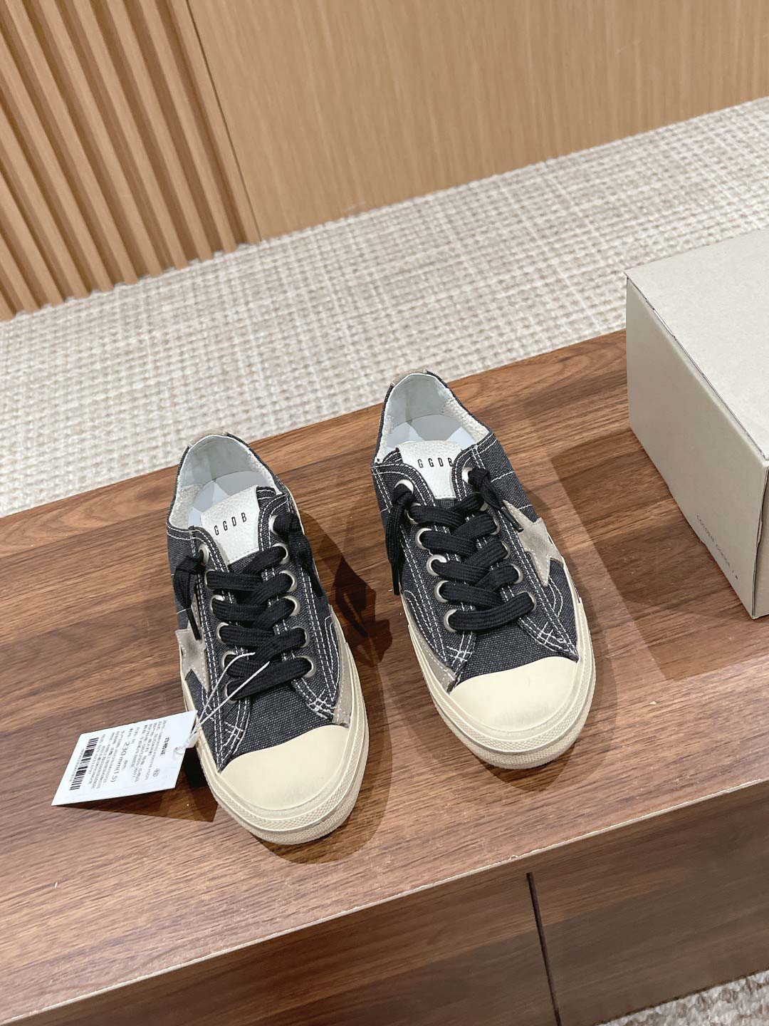 Giày Golden Goose V-Star LTD In Black Canvas With Ice-gray Star And Heel Best Quality